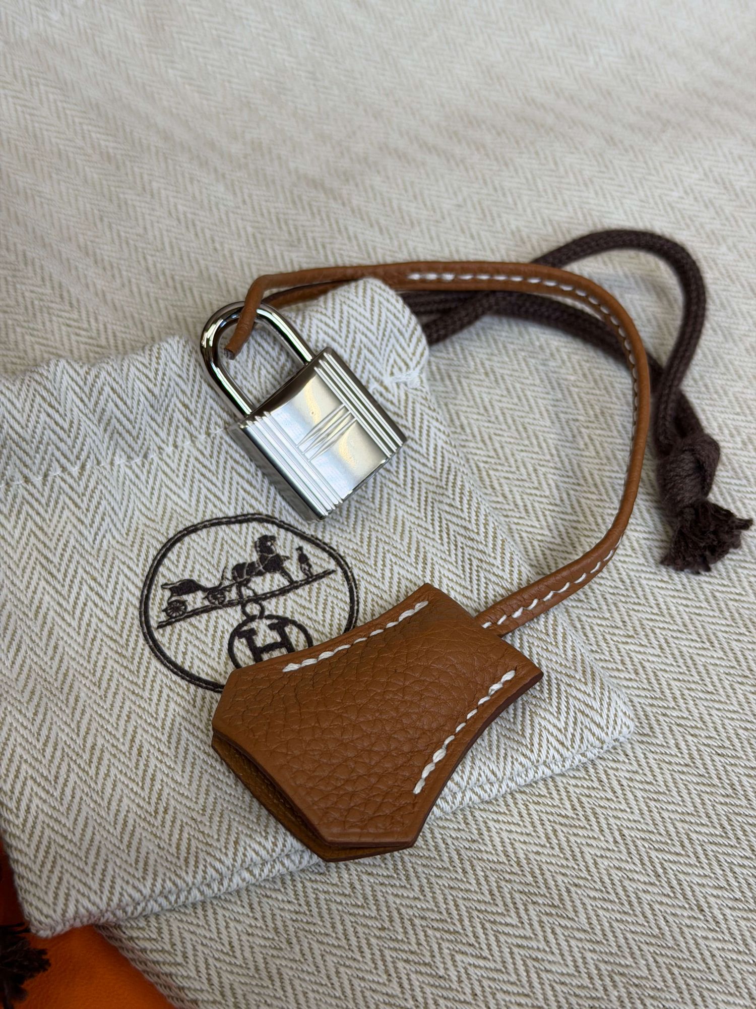 Watchrr - Authentic luxury watch