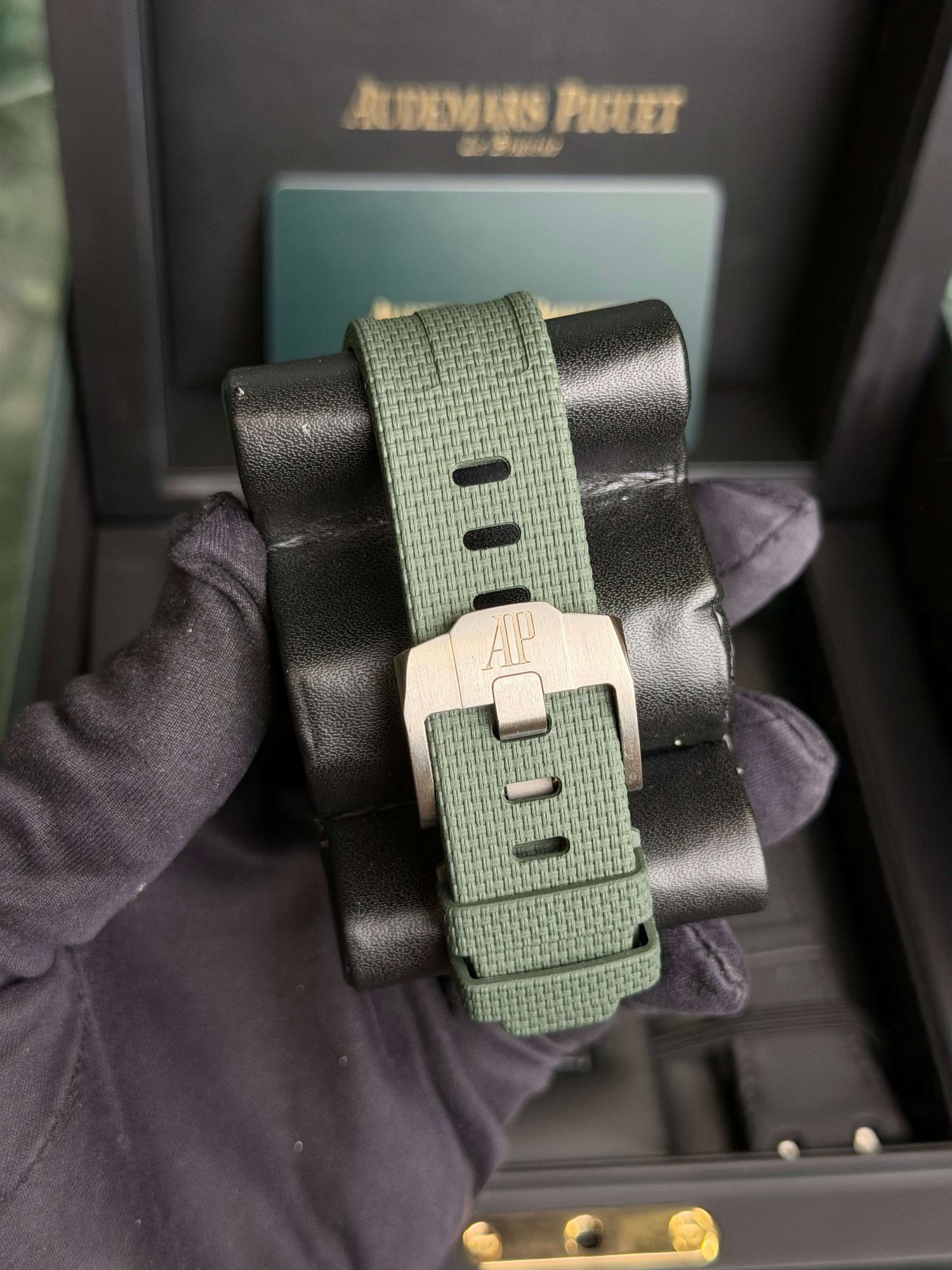 Watchrr - Authentic luxury watch