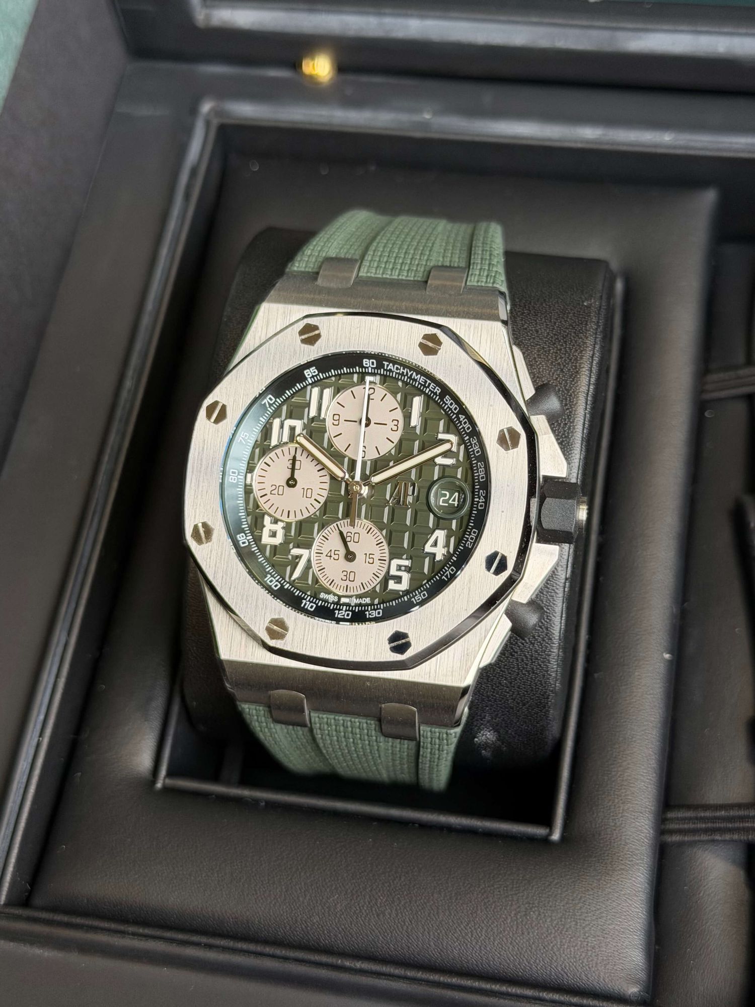 Watchrr - Authentic luxury watch