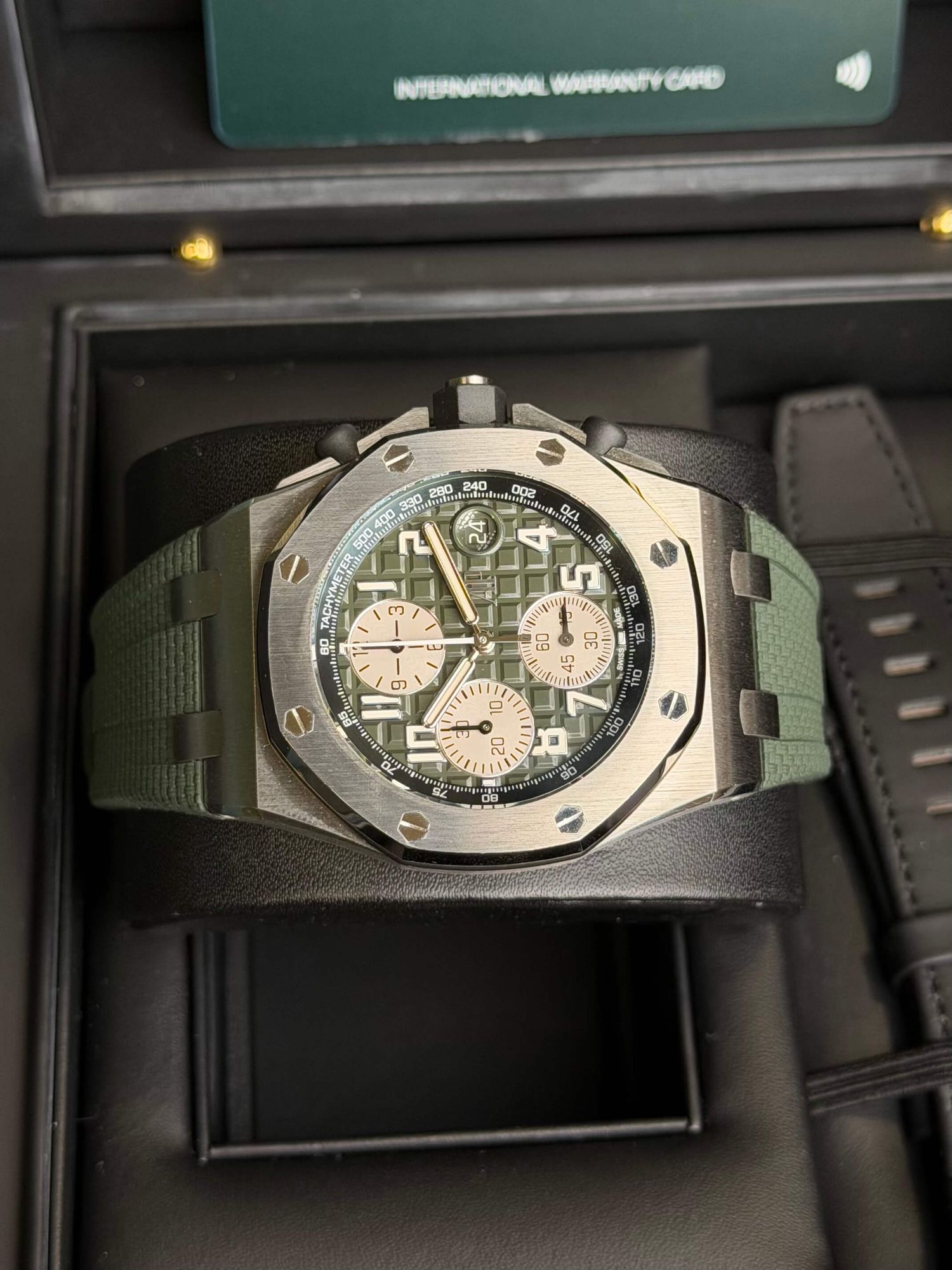 Watchrr - Authentic luxury watch