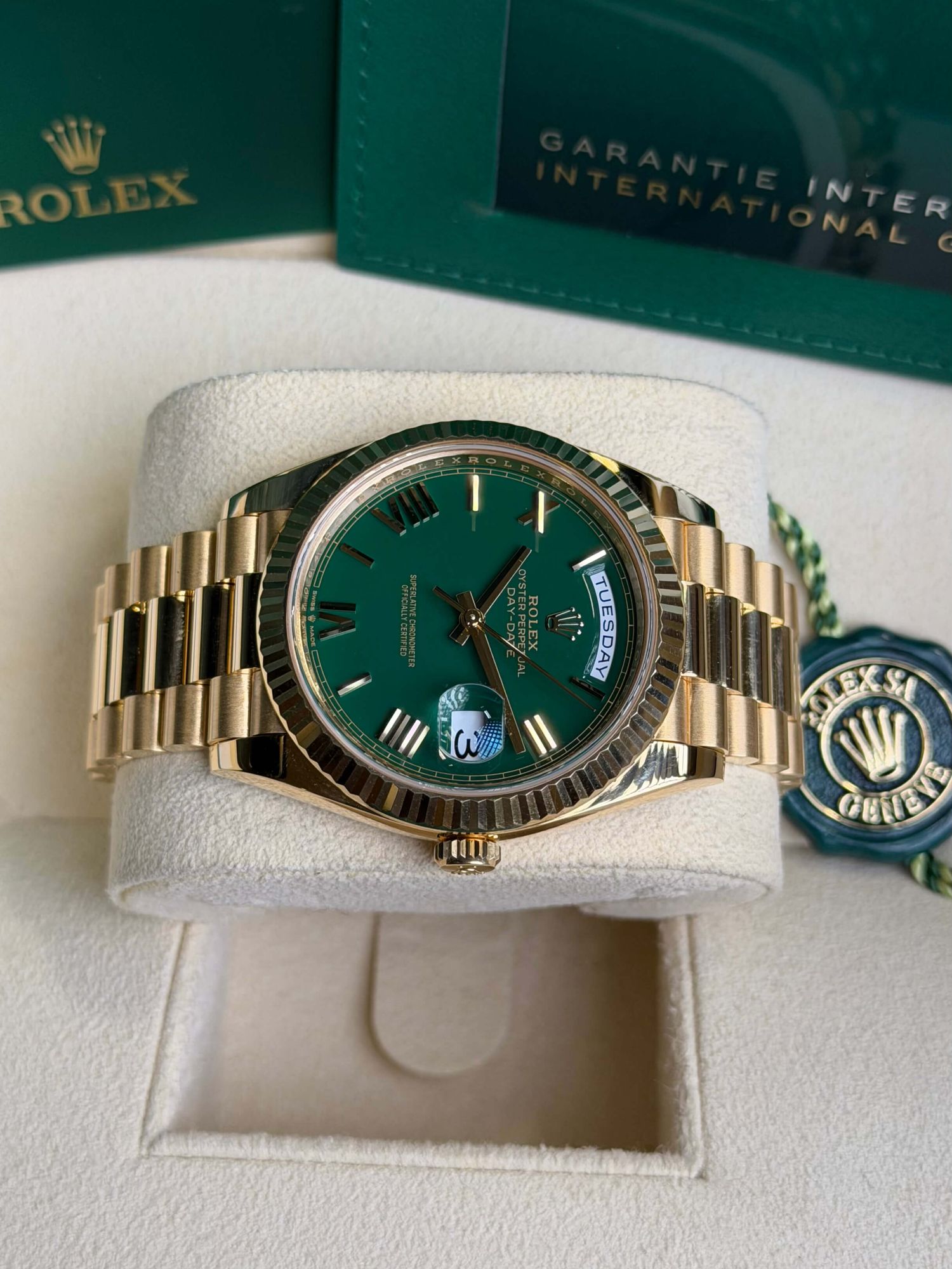 Watchrr - Authentic luxury watch