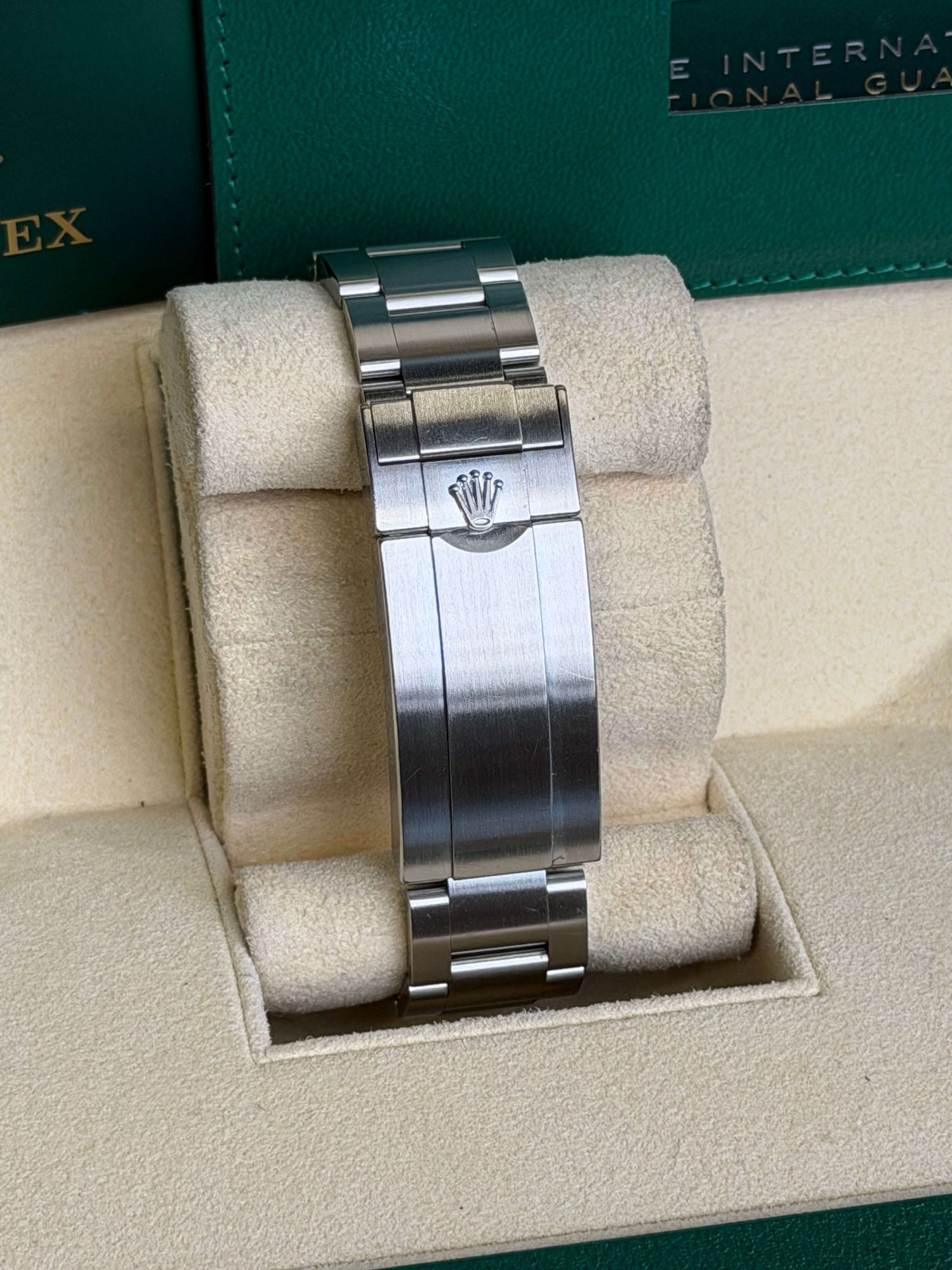 Watchrr - Authentic luxury watch