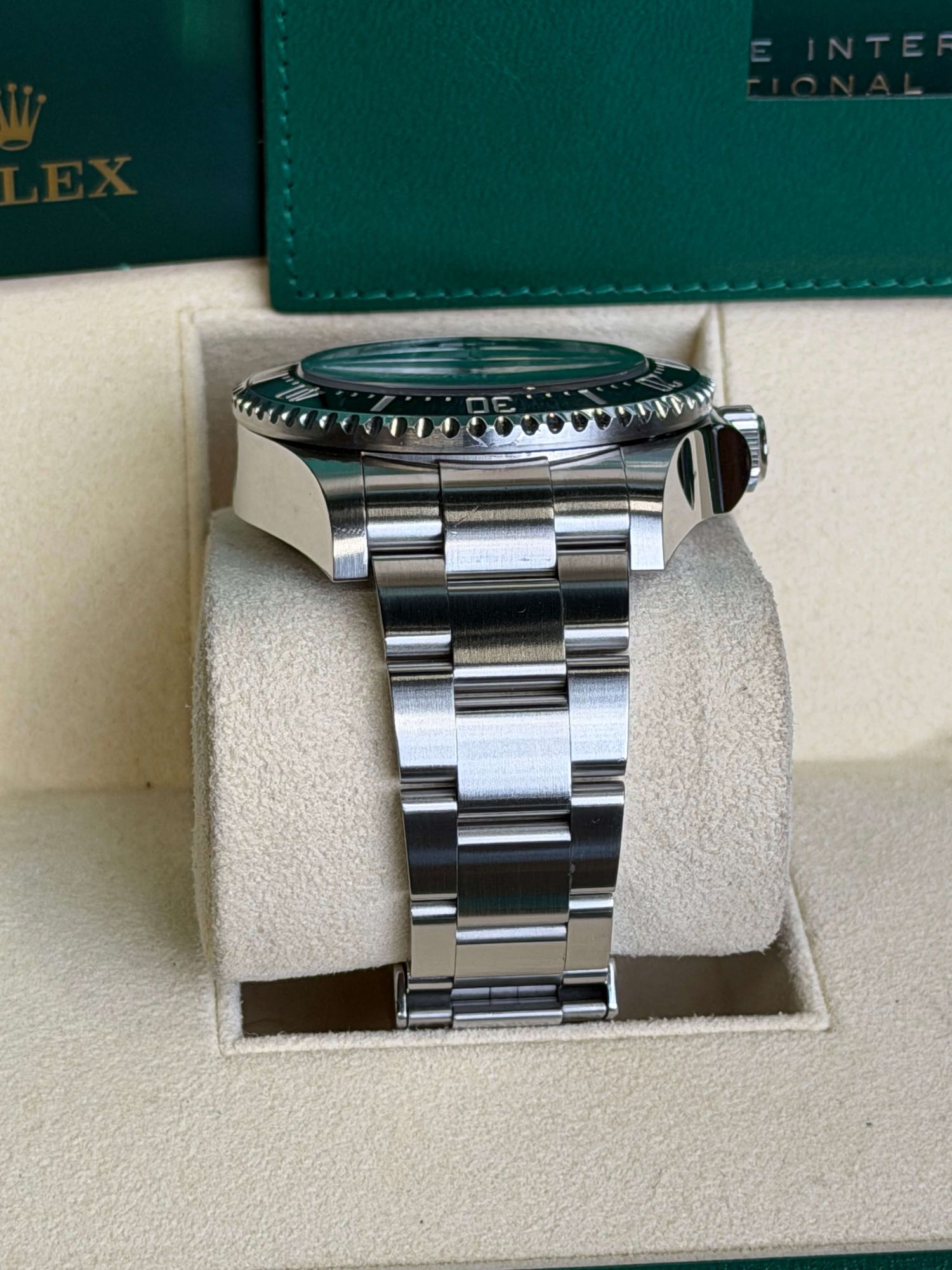 Watchrr - Authentic luxury watch