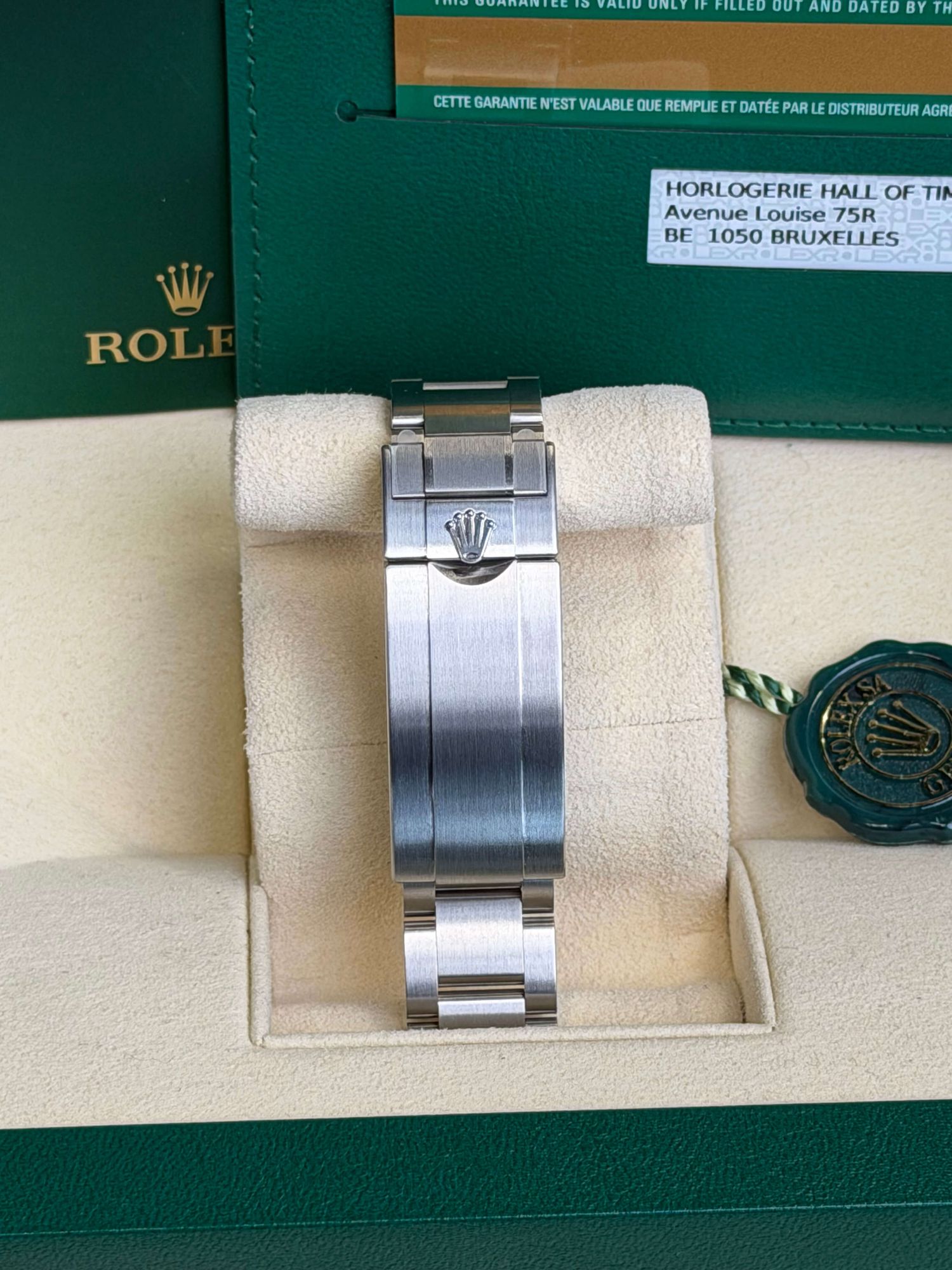 Watchrr - Authentic luxury watch