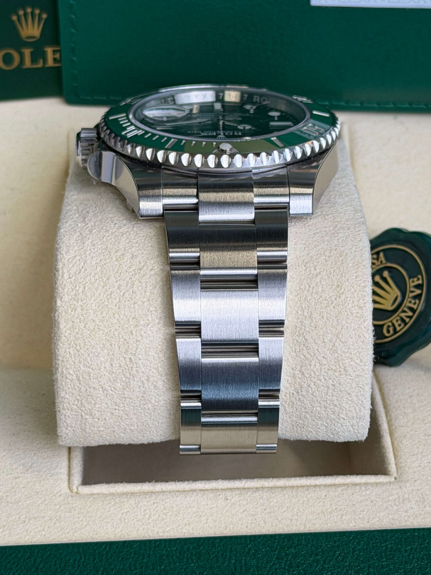 Watchrr - Authentic luxury watch