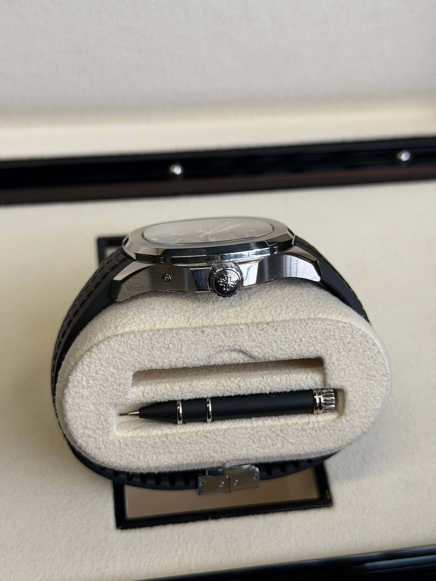 Watchrr - Authentic luxury watch