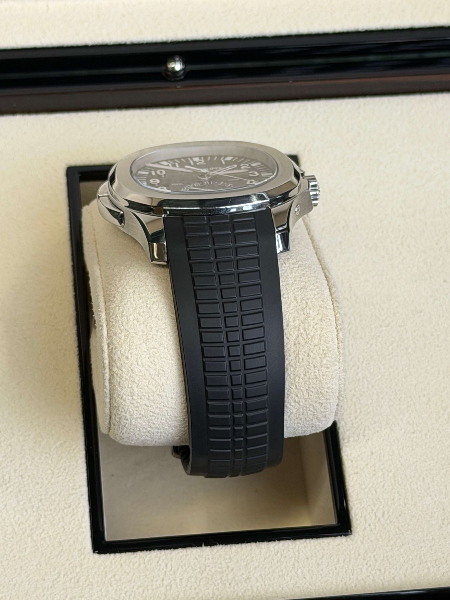 Watchrr - Authentic luxury watch