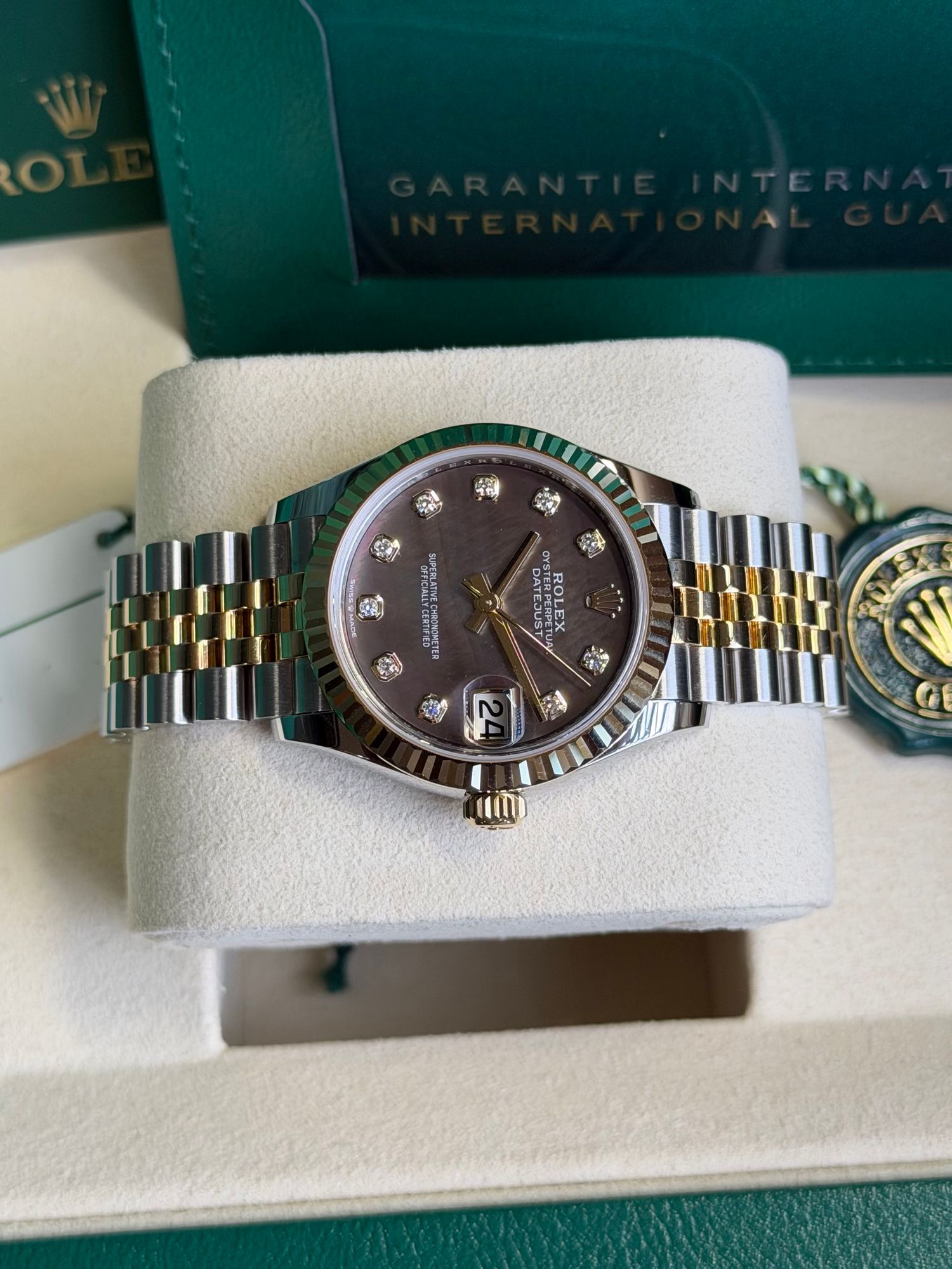 Watchrr - Authentic luxury watch