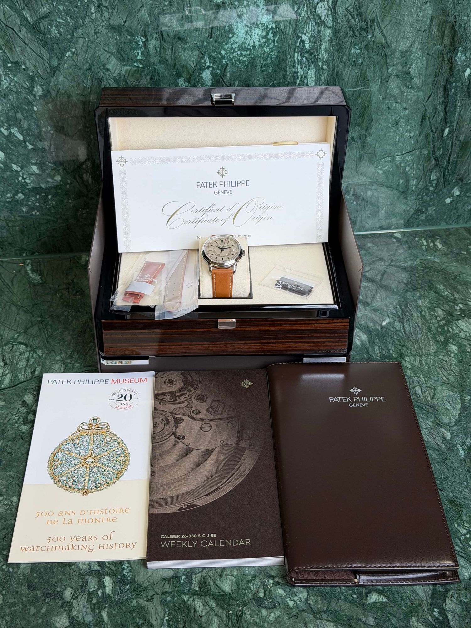 Watchrr - Authentic luxury watch