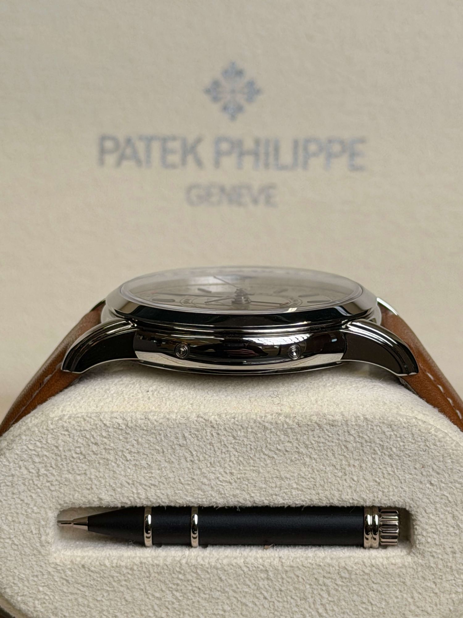 Watchrr - Authentic luxury watch