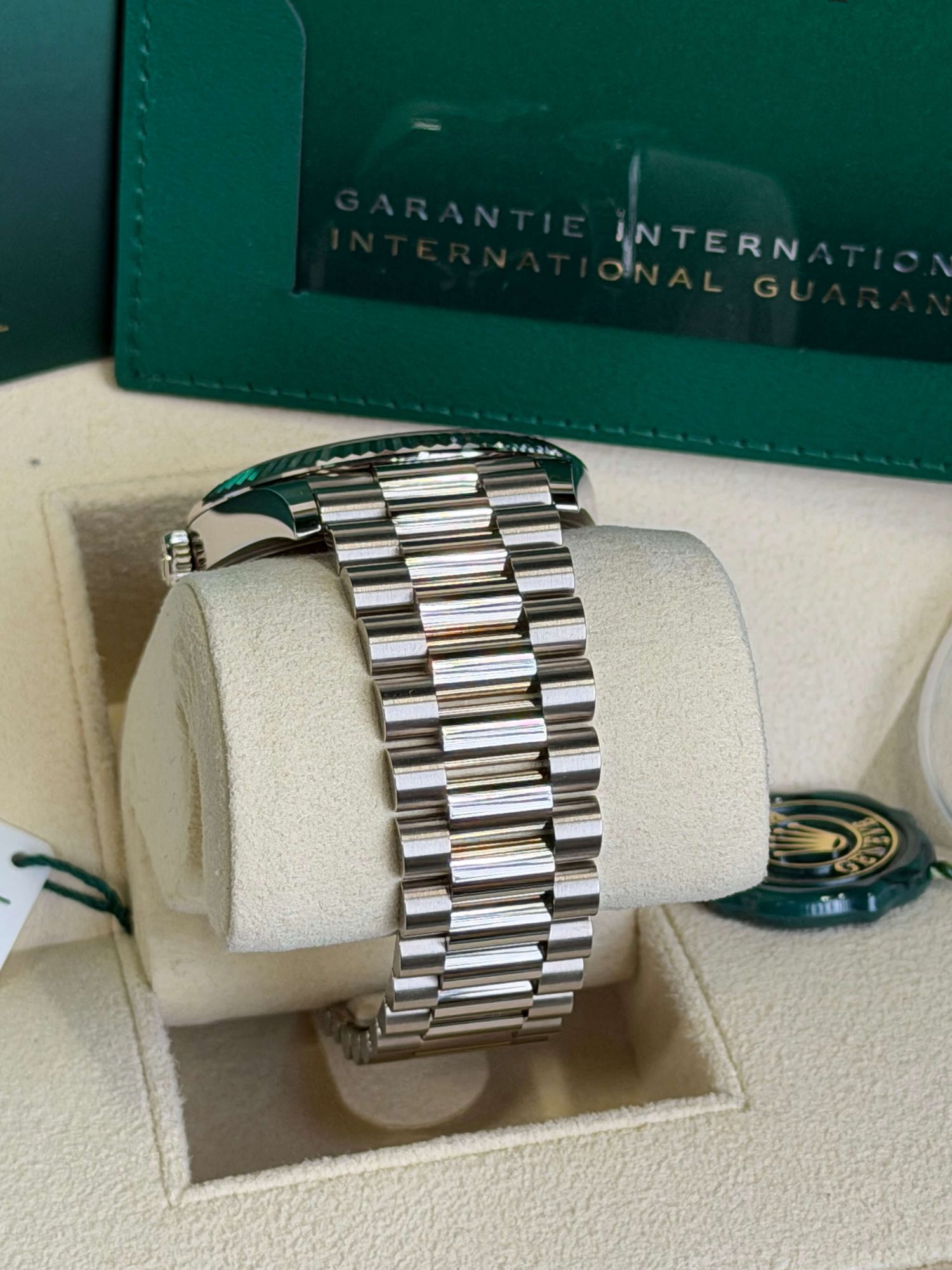 Watchrr - Authentic luxury watch