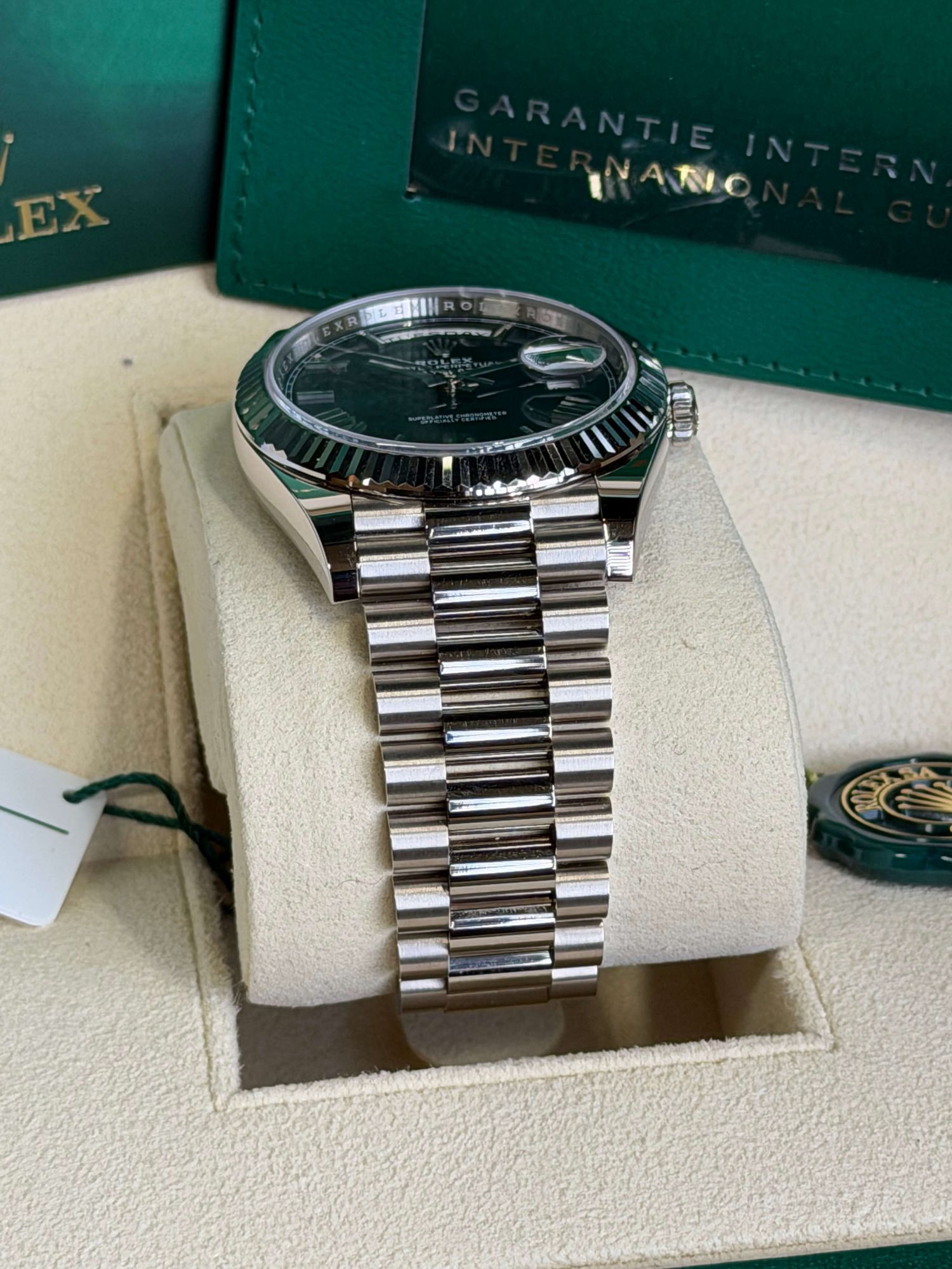 Watchrr - Authentic luxury watch