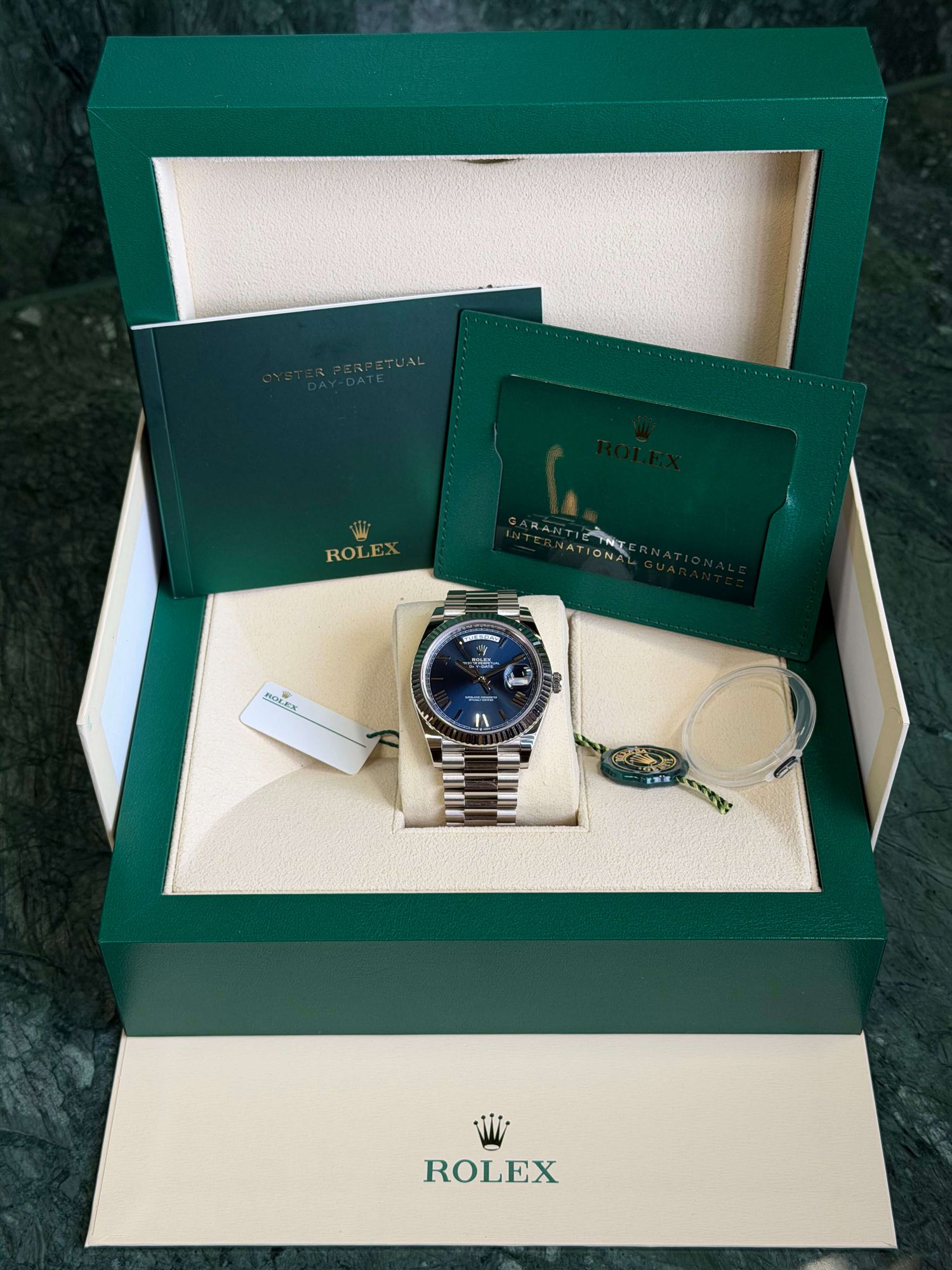 Watchrr - Authentic luxury watch