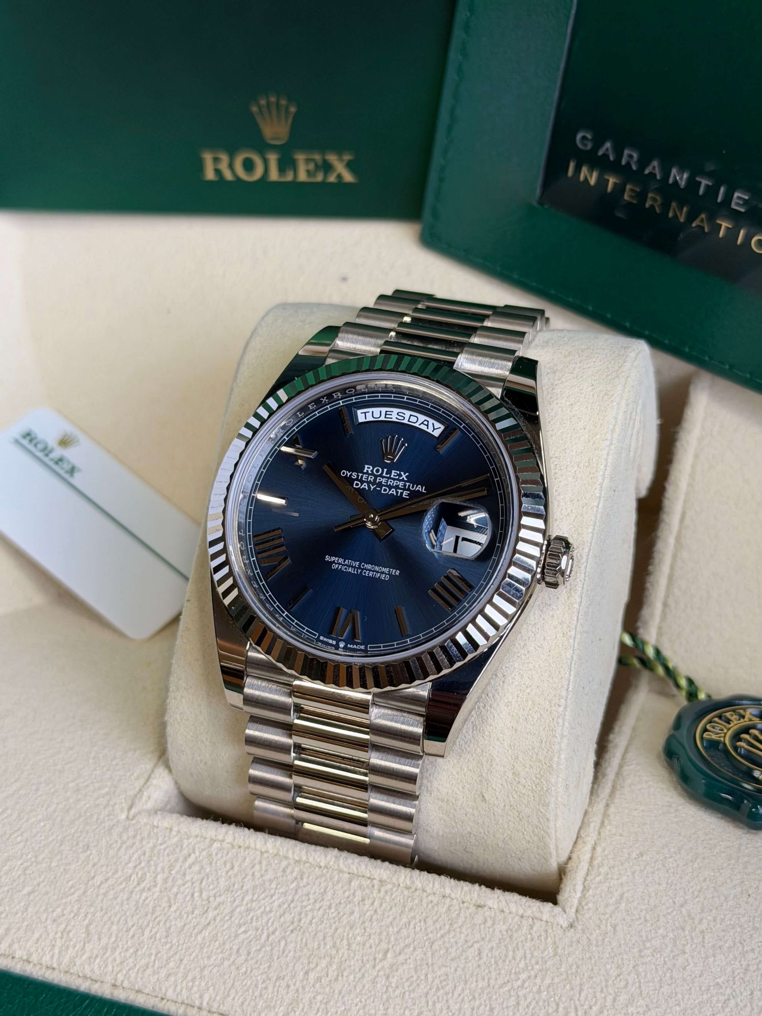 Watchrr - Authentic luxury watch