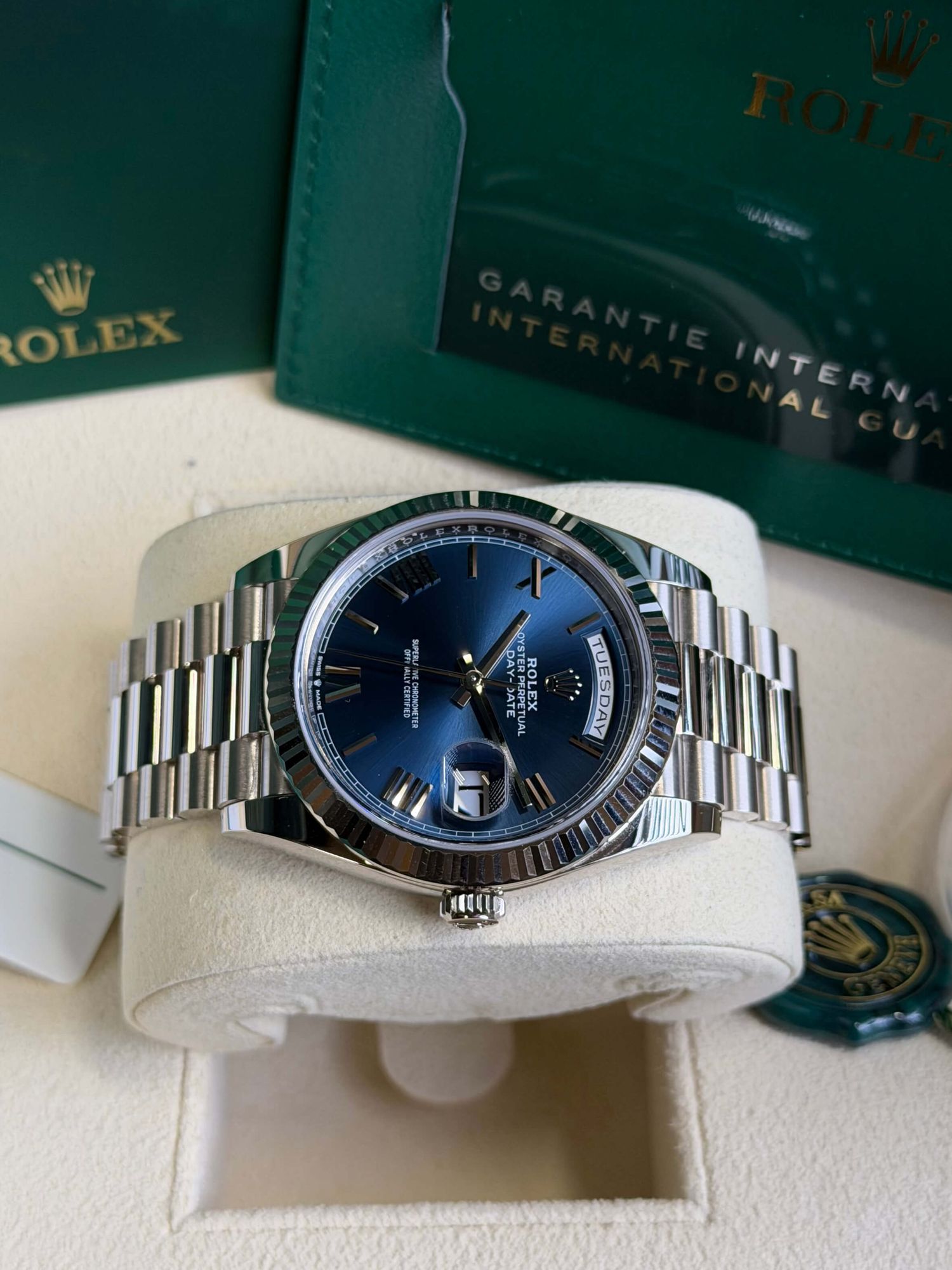 Watchrr - Authentic luxury watch