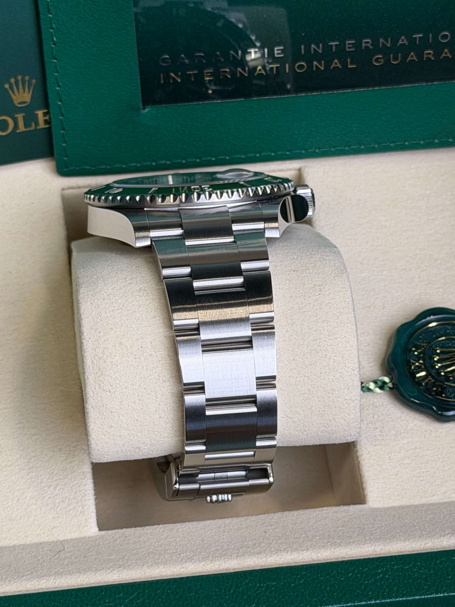 Watchrr - Authentic luxury watch