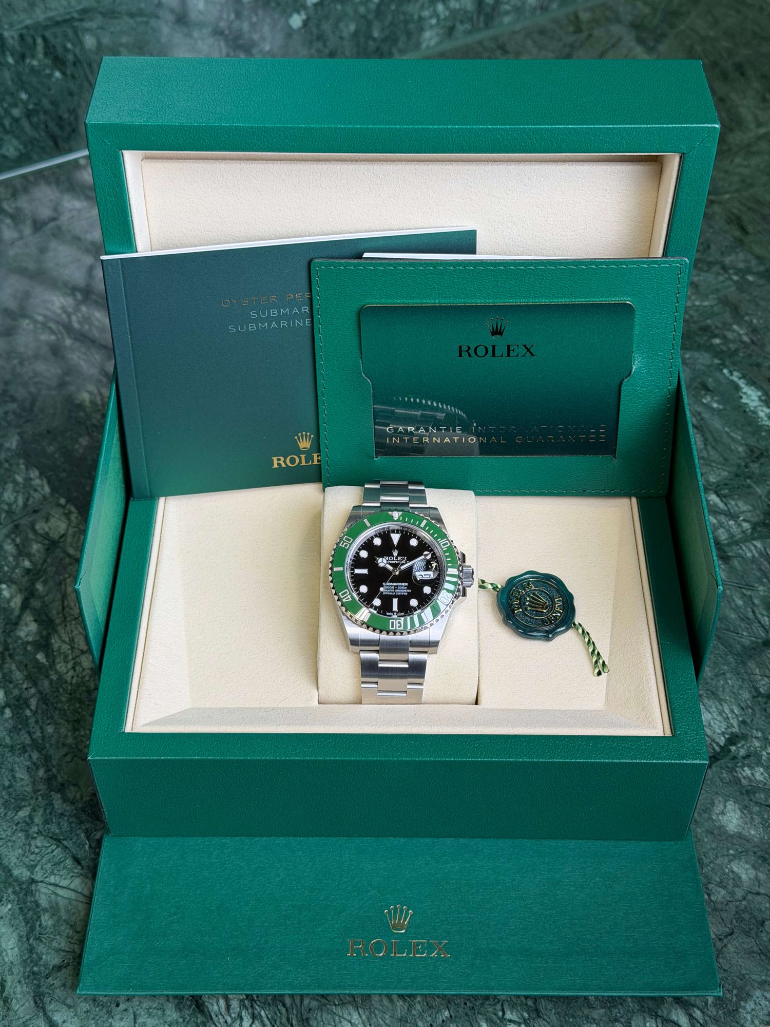 Watchrr - Authentic luxury watch