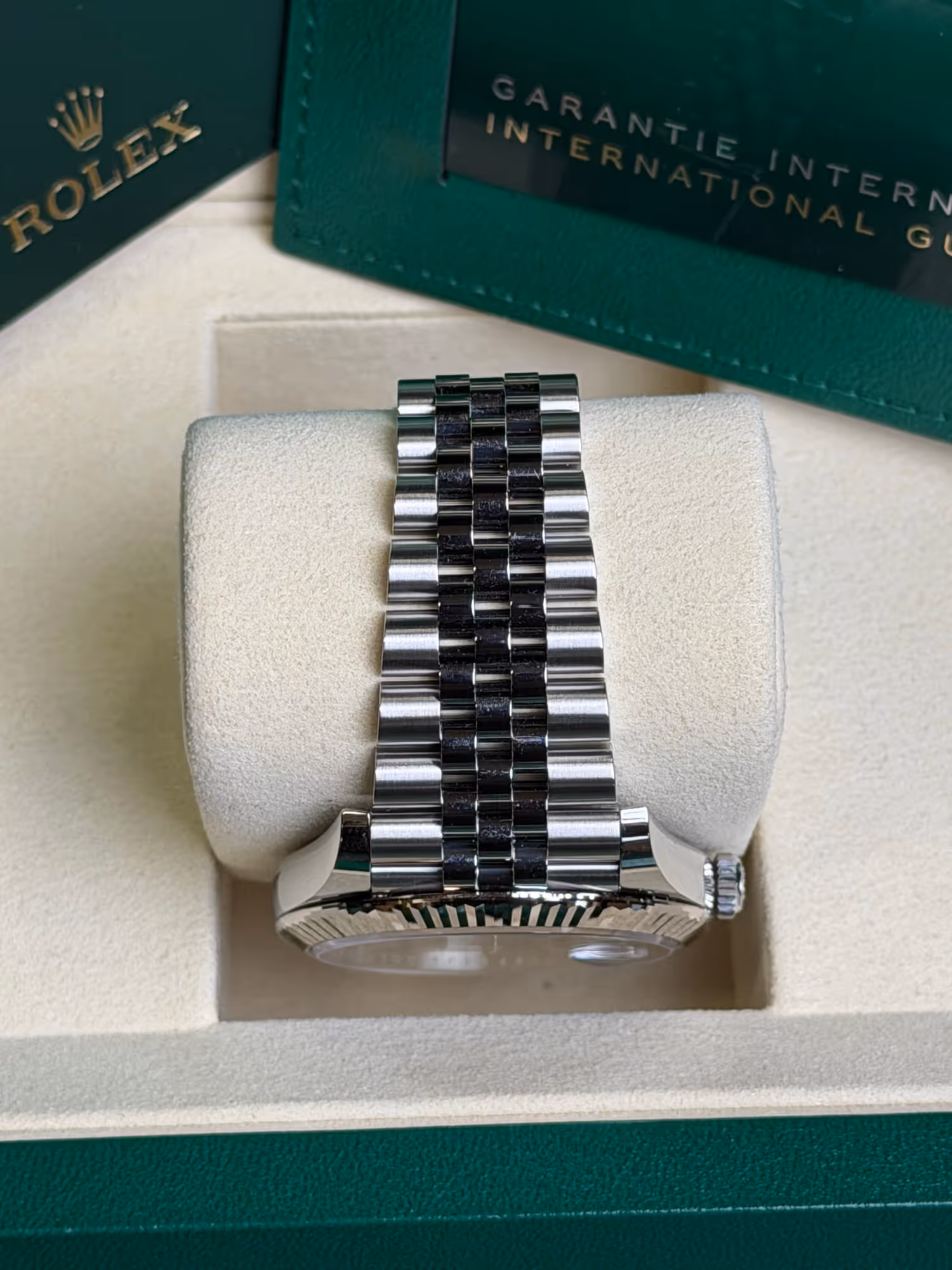 Watchrr - Authentic luxury watch