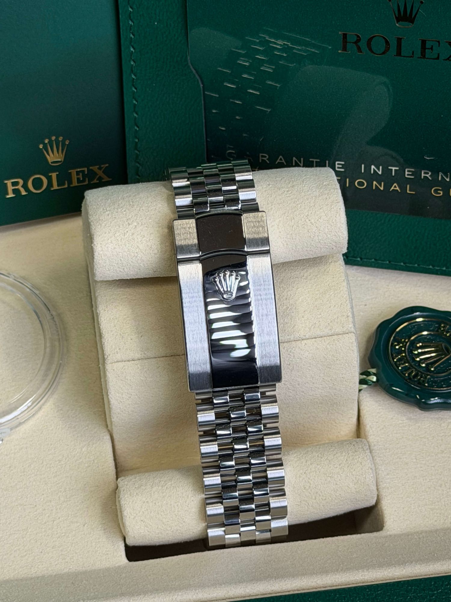 Watchrr - Authentic luxury watch