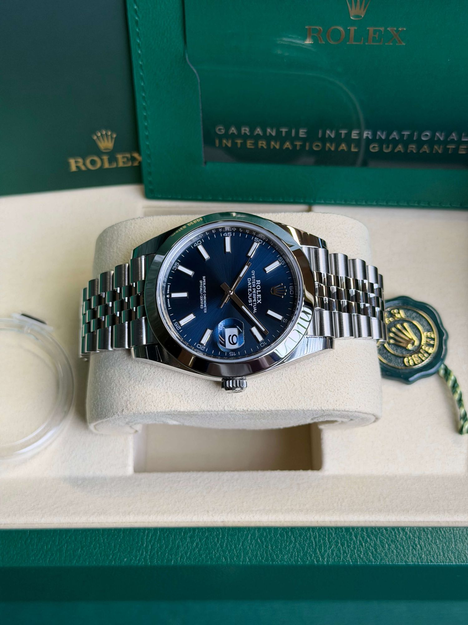 Watchrr - Authentic luxury watch