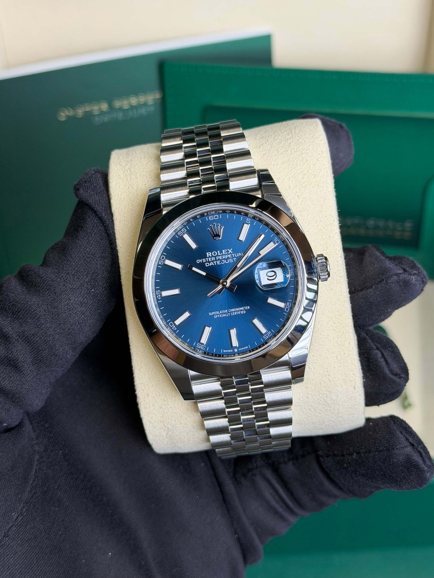 Watchrr - Authentic luxury watch