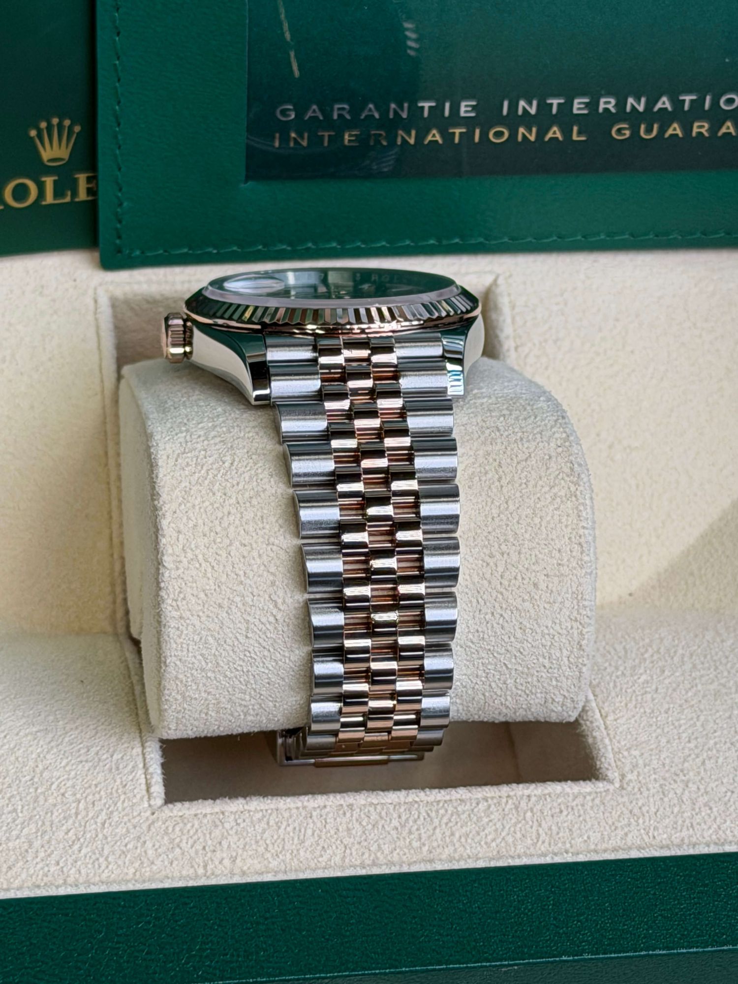 Watchrr - Authentic luxury watch