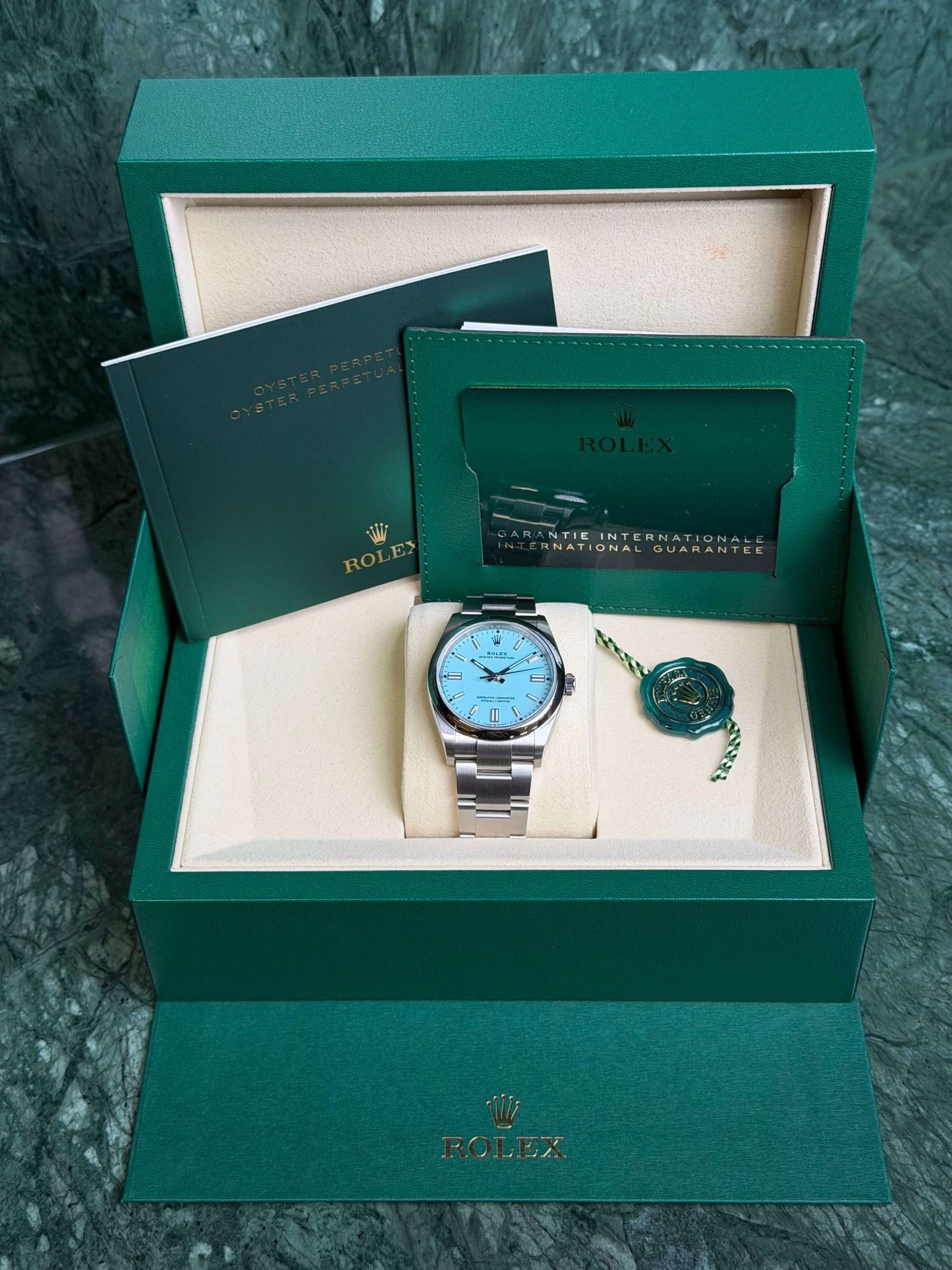 Watchrr - Authentic luxury watch