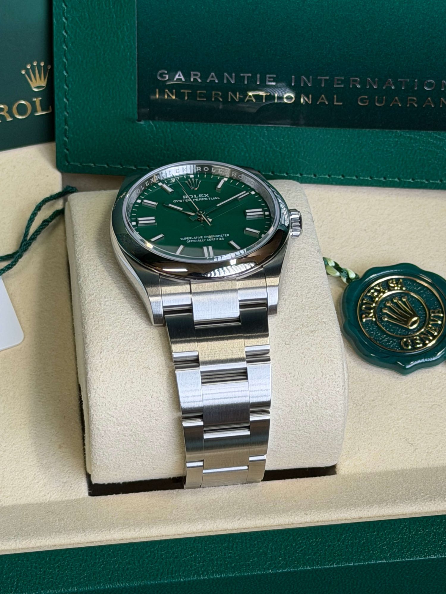 Watchrr - Authentic luxury watch