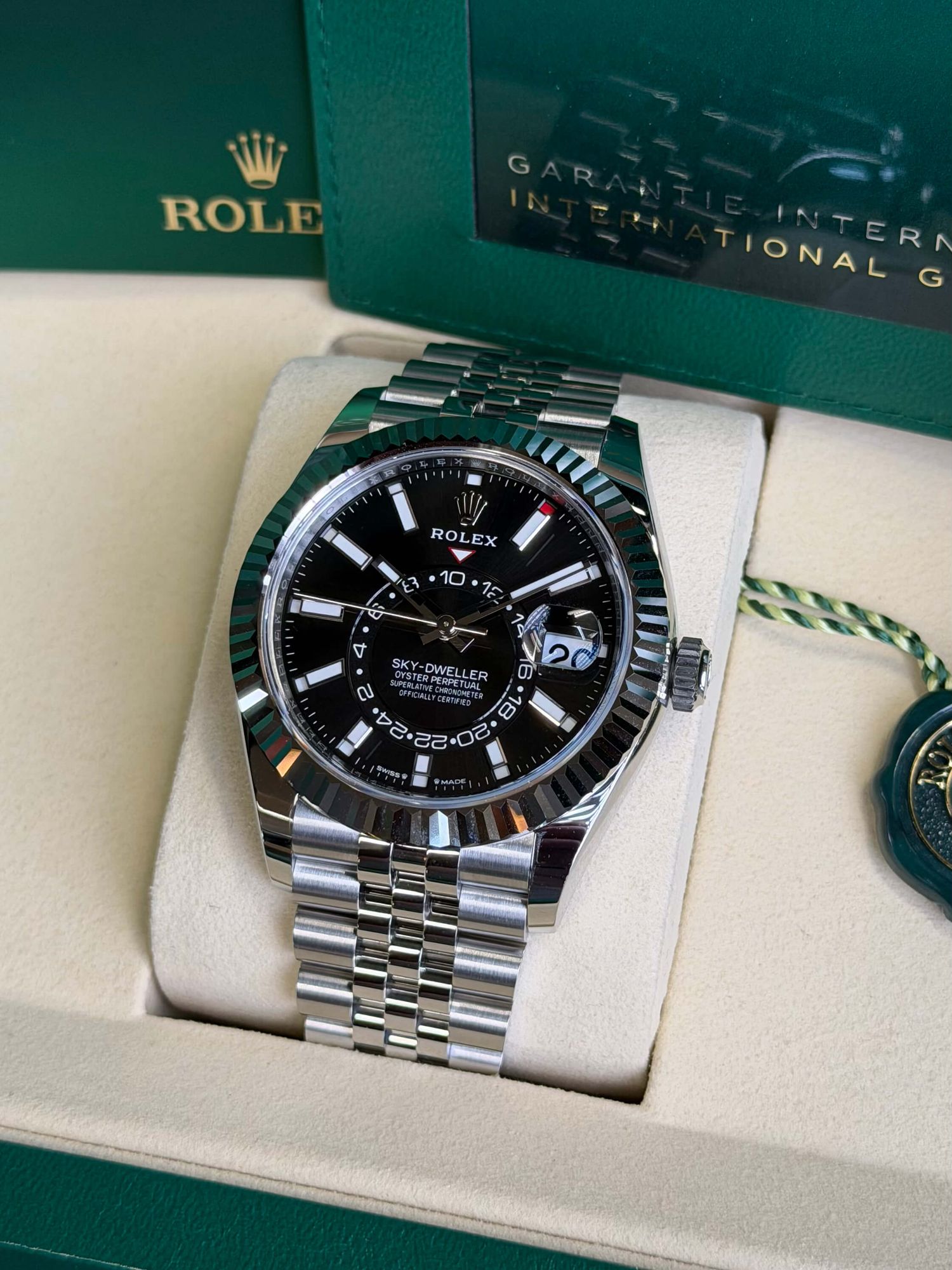 Watchrr - Authentic luxury watch