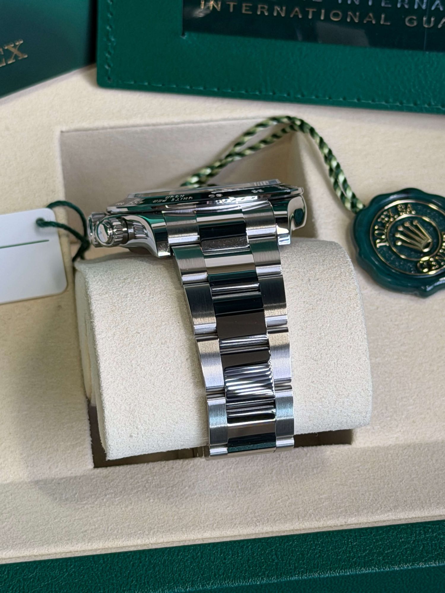 Watchrr - Authentic luxury watch