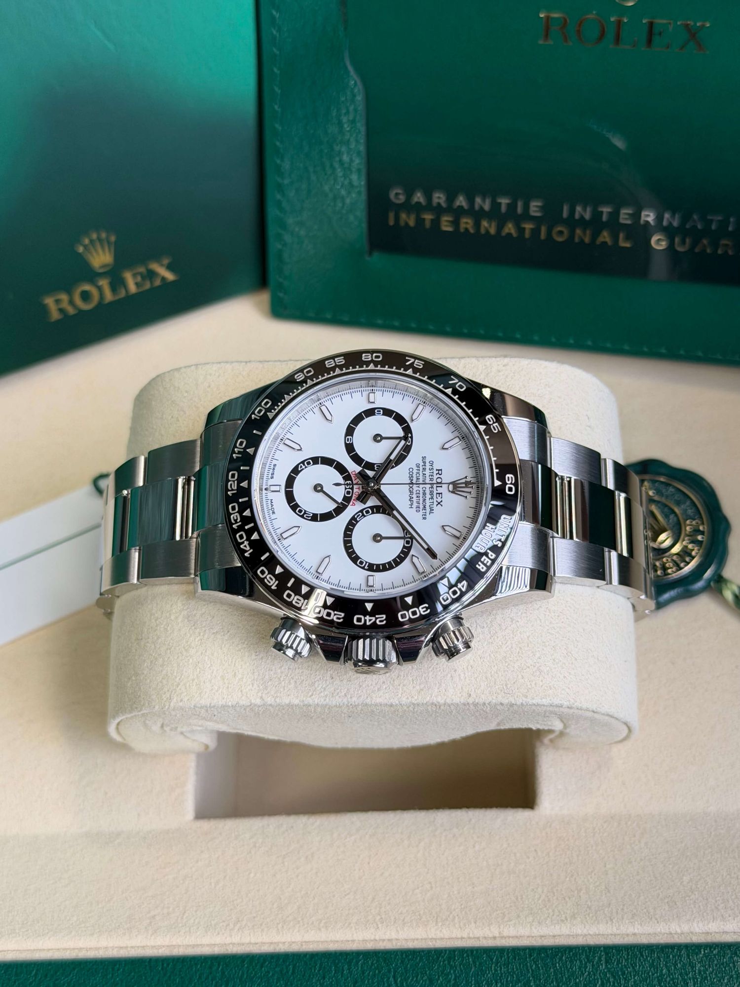 Watchrr - Authentic luxury watch