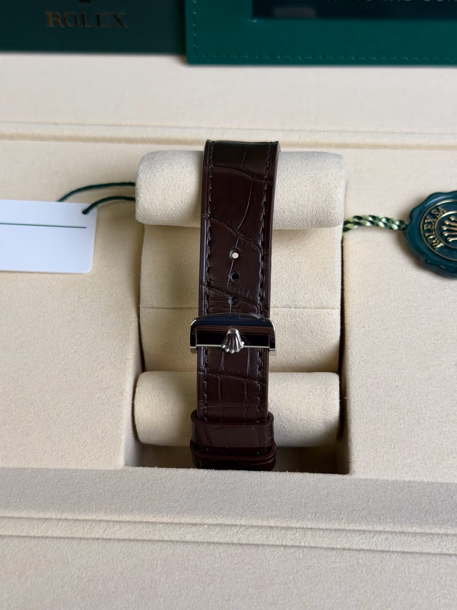 Watchrr - Authentic luxury watch