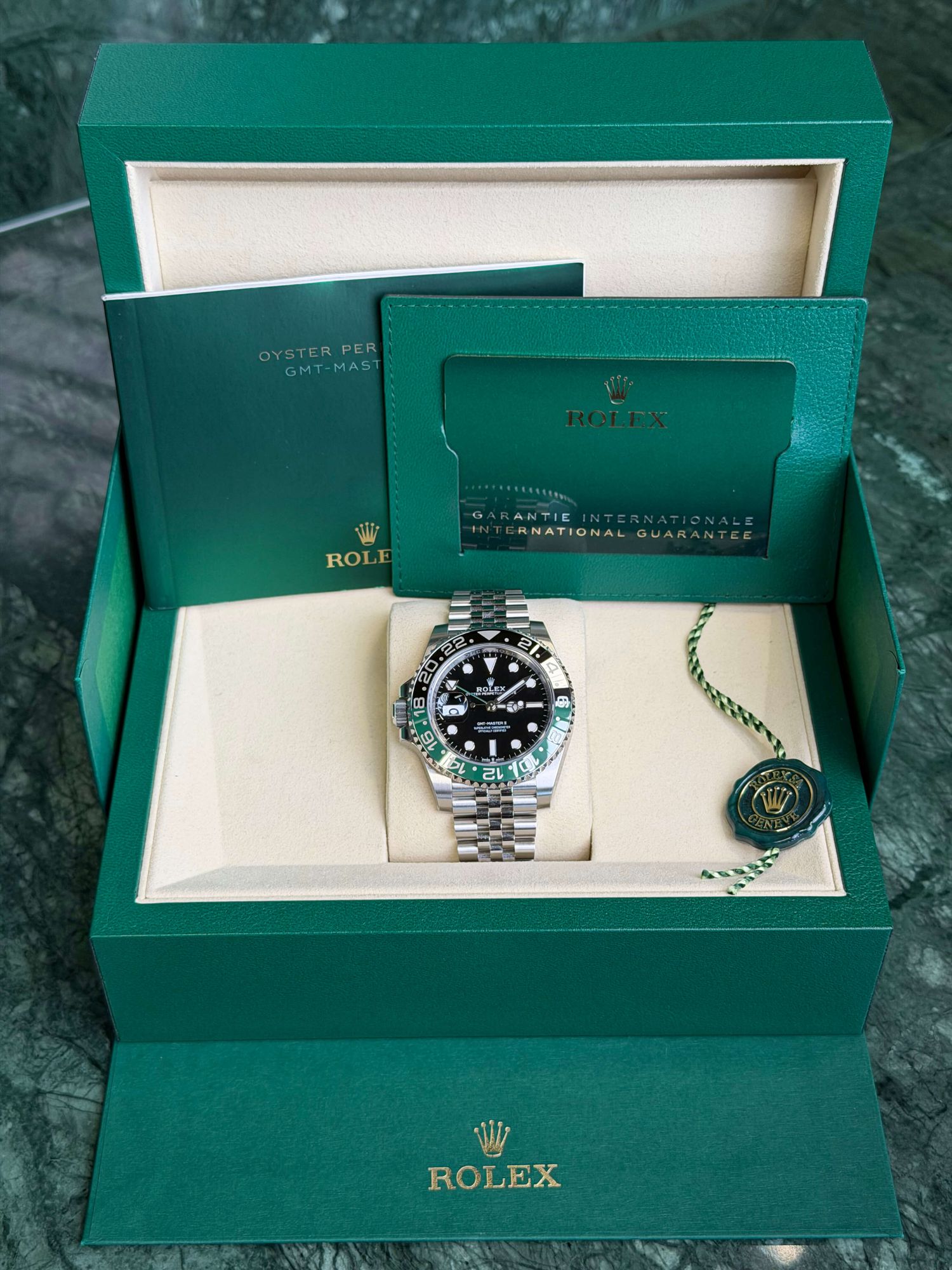 Watchrr - Authentic luxury watch