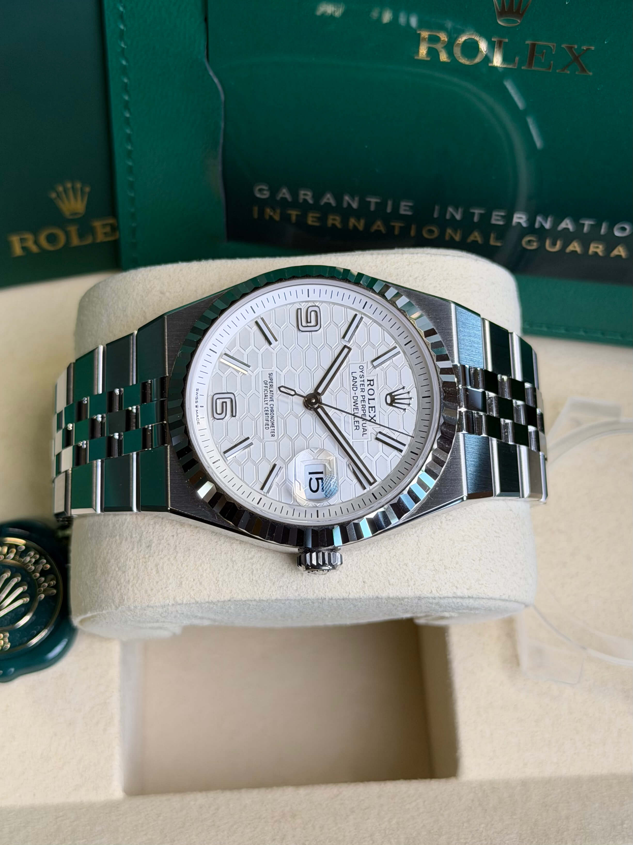 Watchrr - Authentic luxury watch