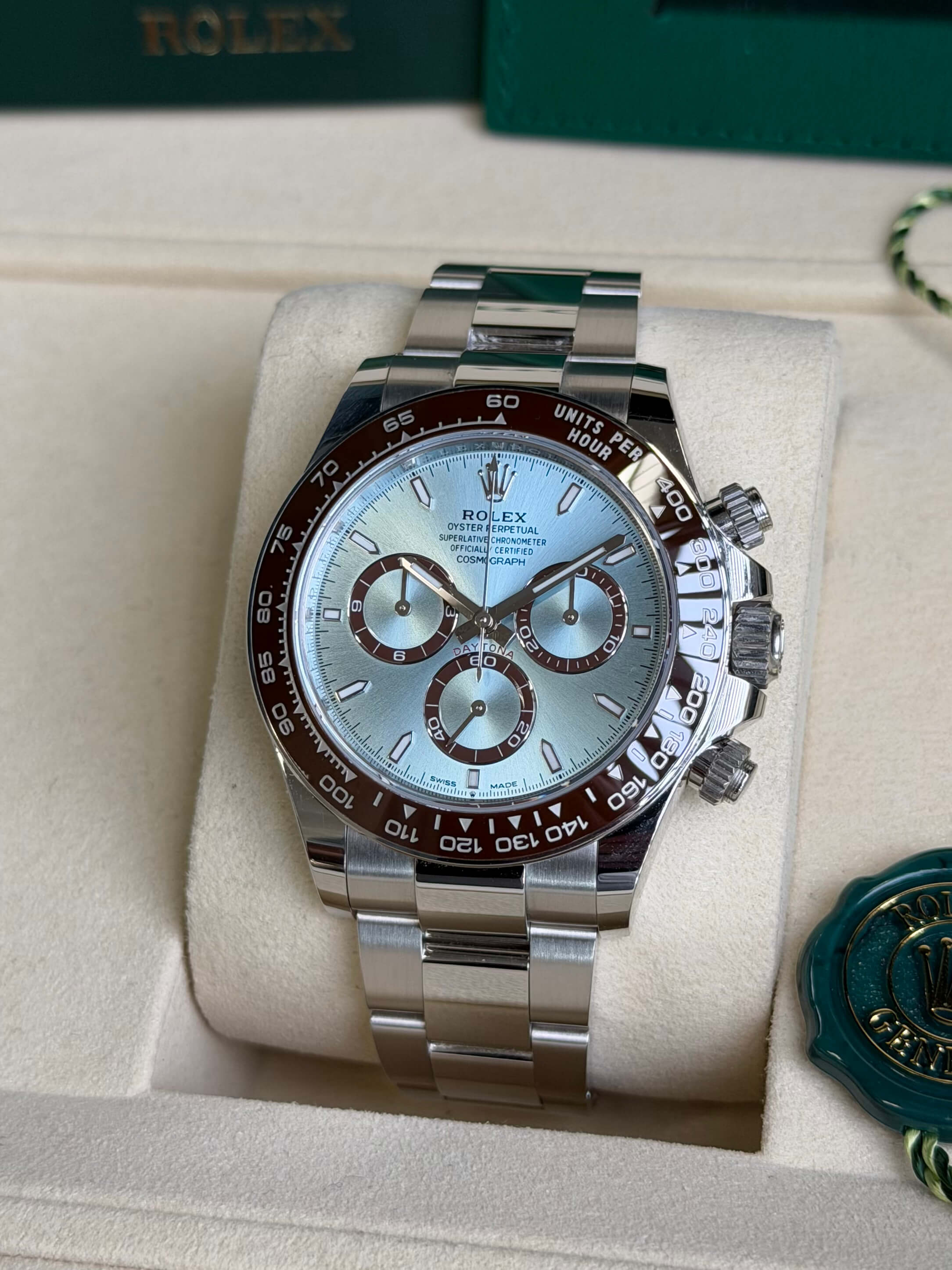 Watchrr - Authentic luxury watch