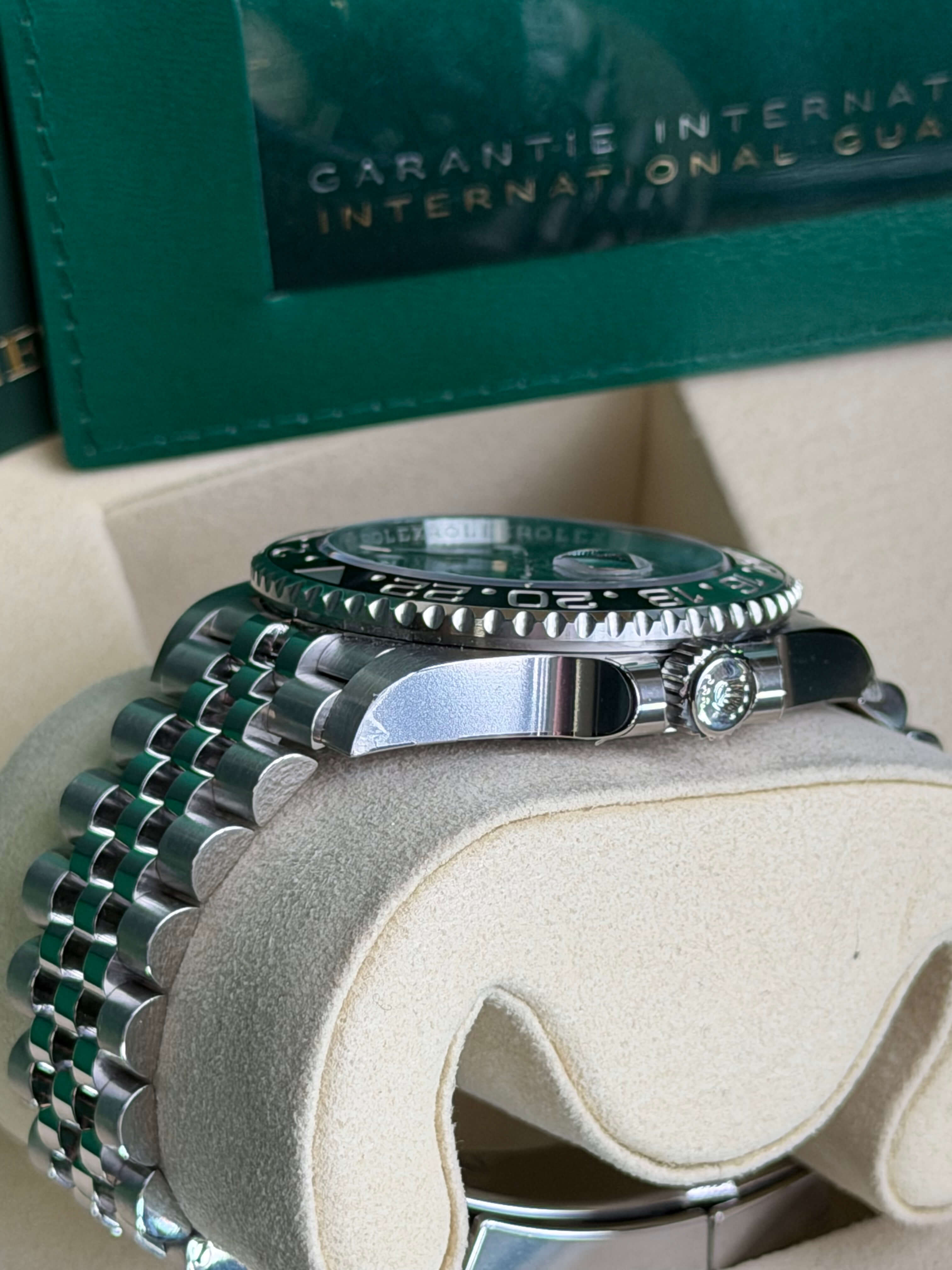 Watchrr - Authentic luxury watch