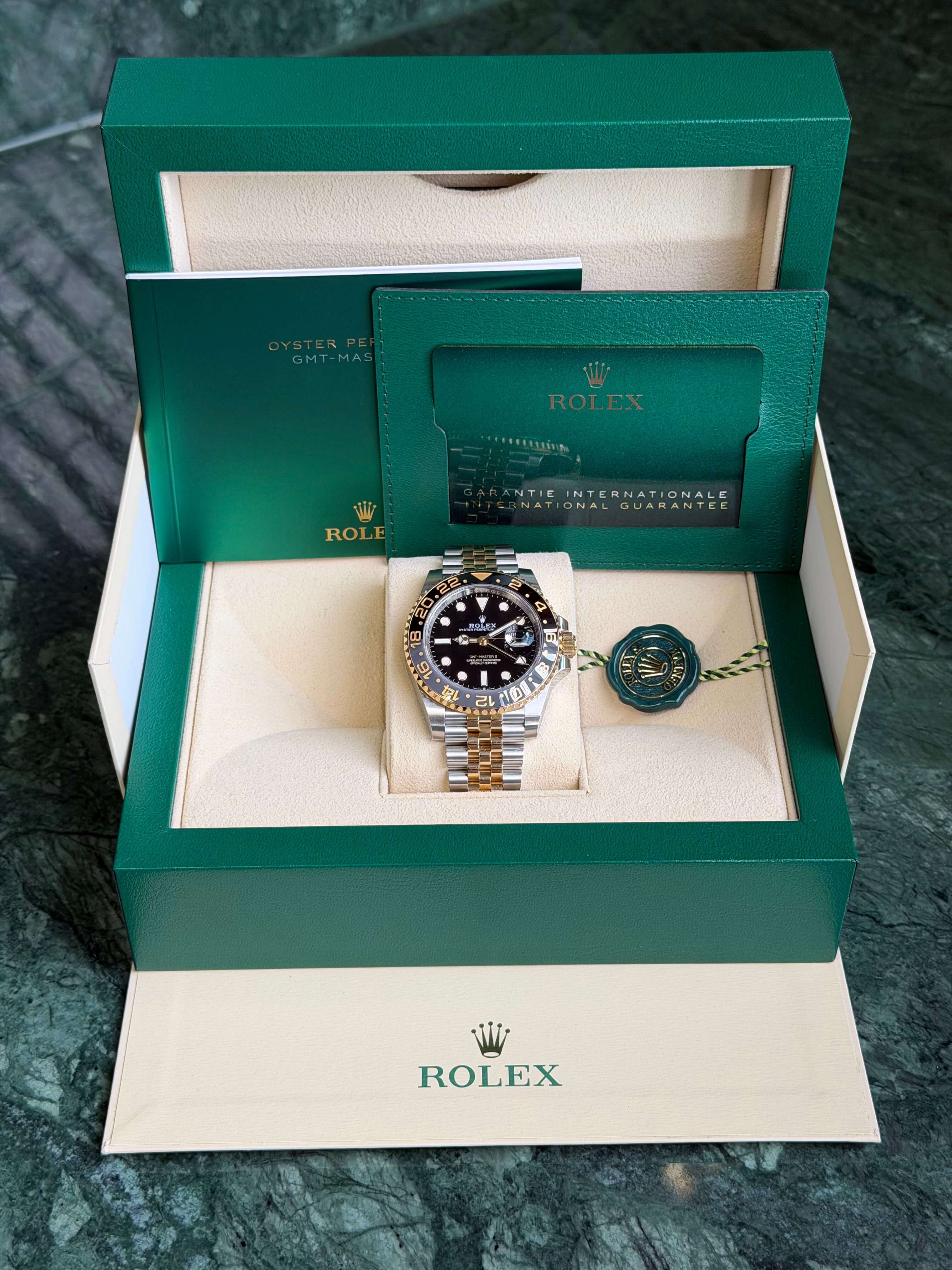 Watchrr - Authentic luxury watch