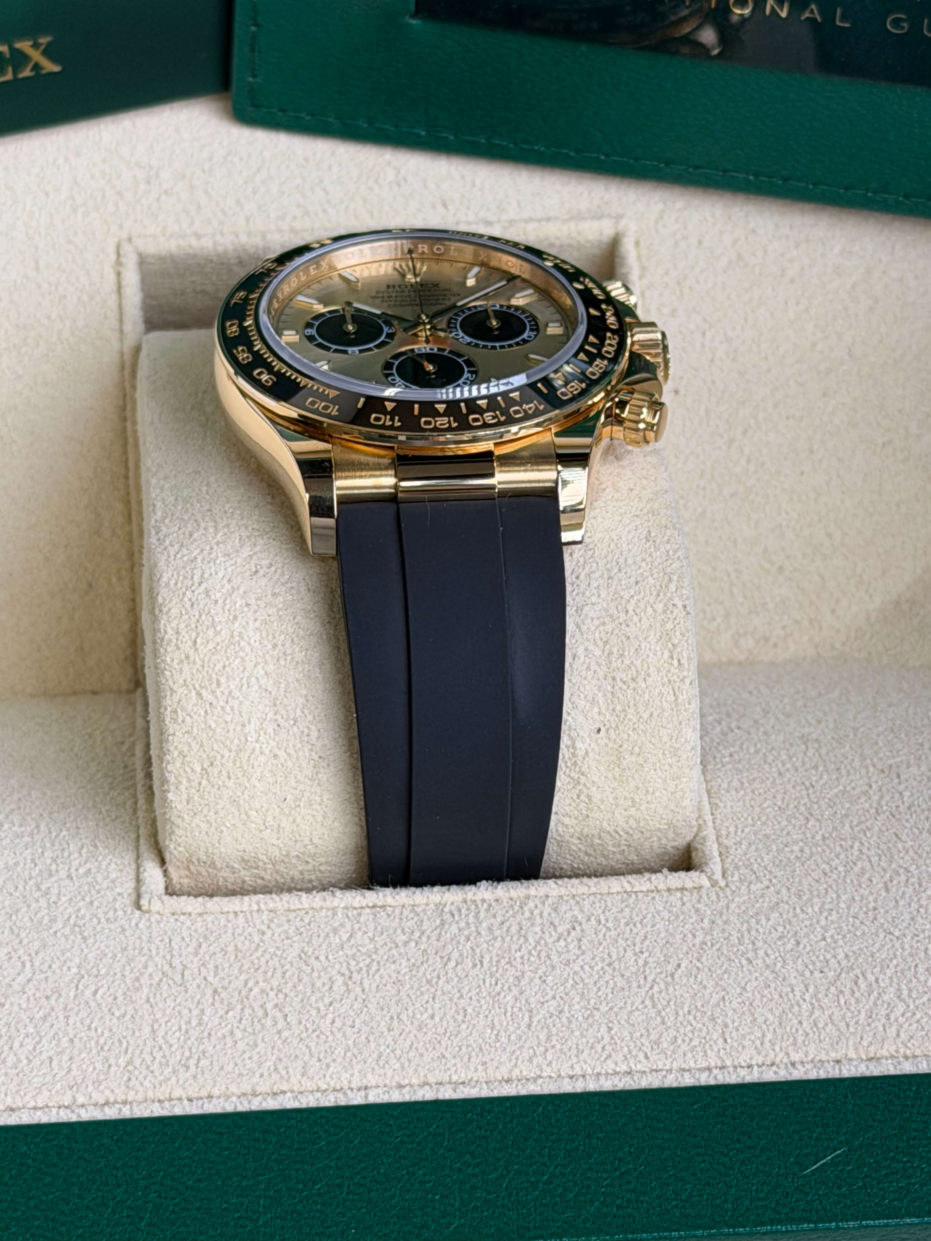 Watchrr - Authentic luxury watch