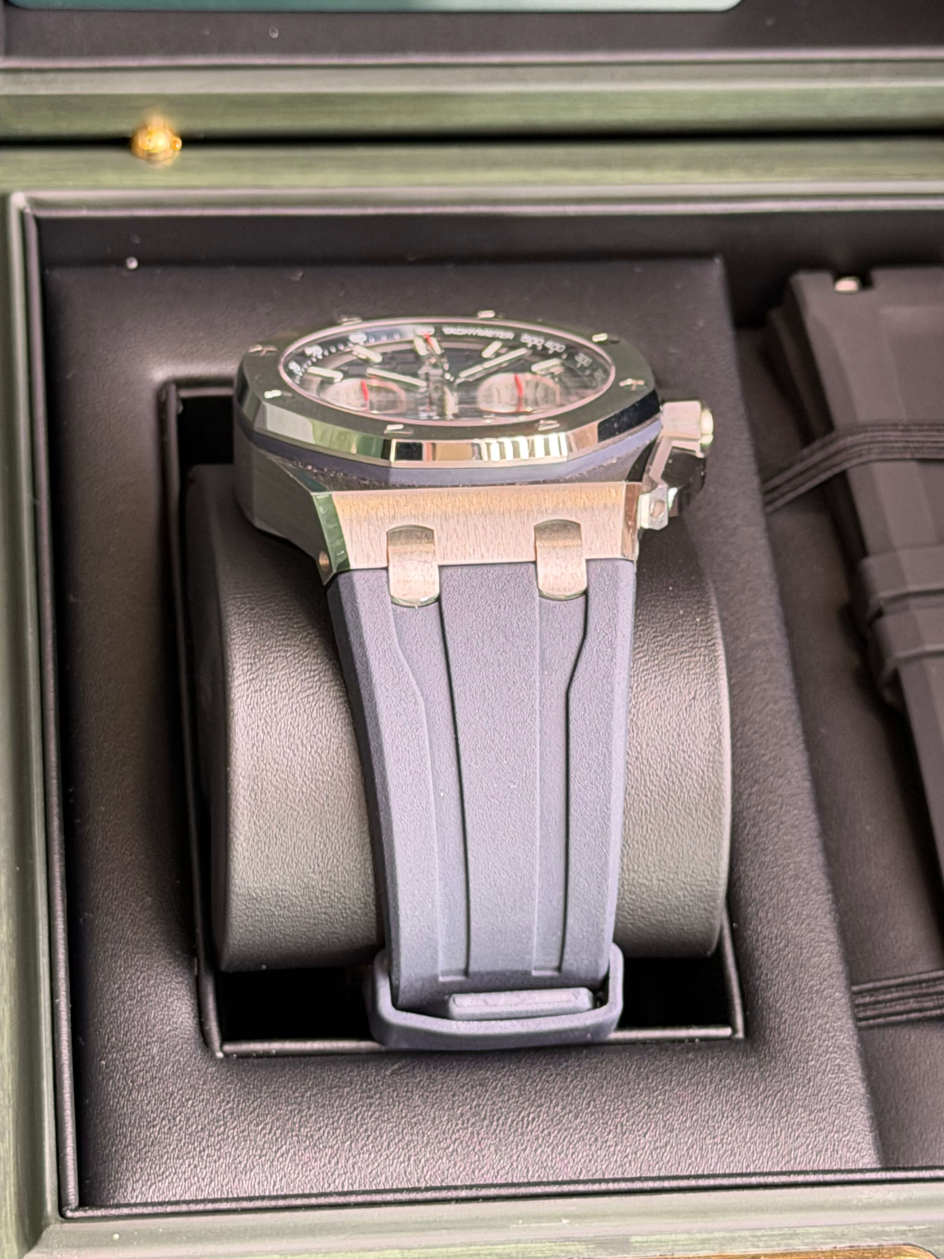 Watchrr - Authentic luxury watch