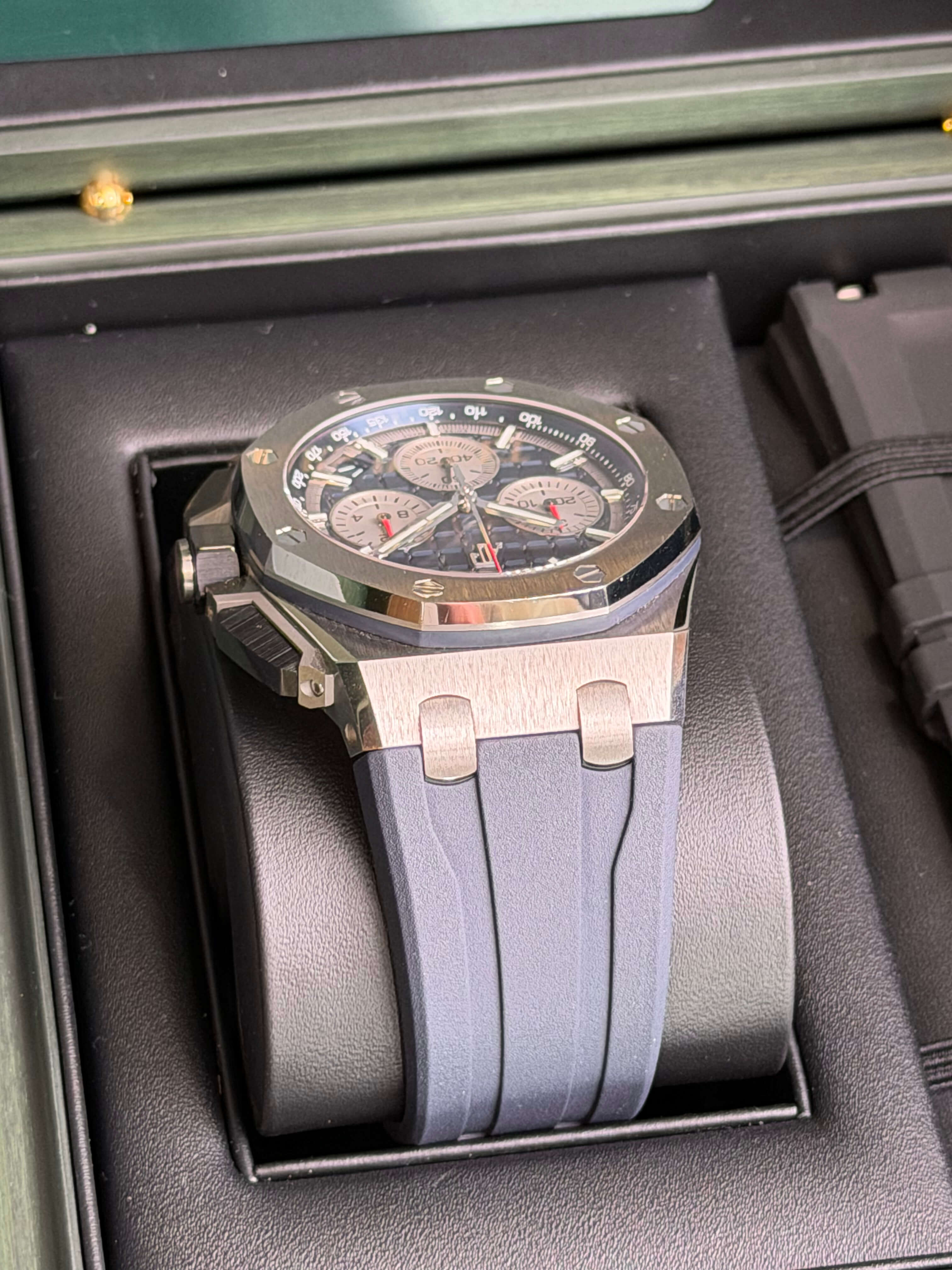 Watchrr - Authentic luxury watch