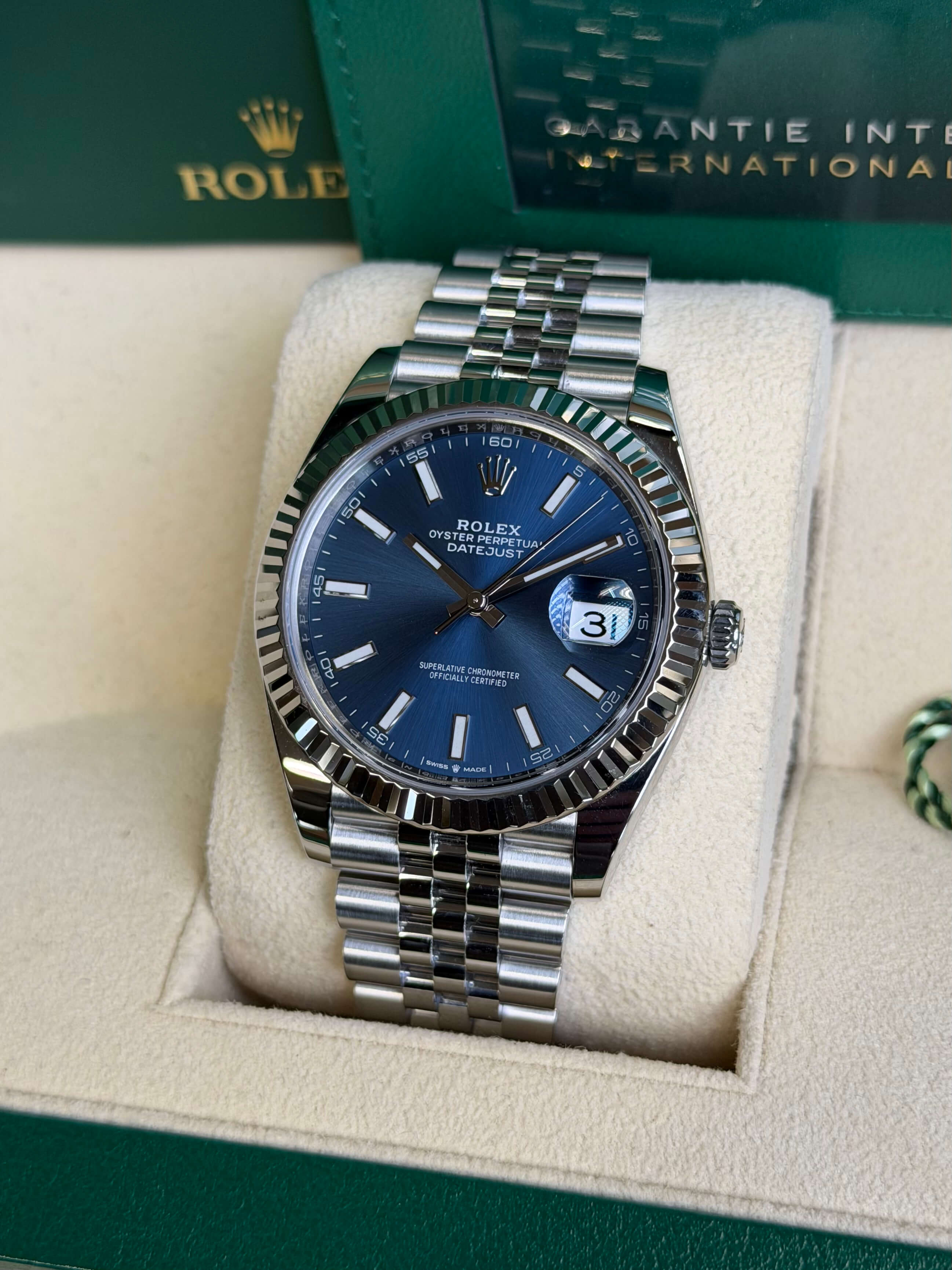 Watchrr - Authentic luxury watch