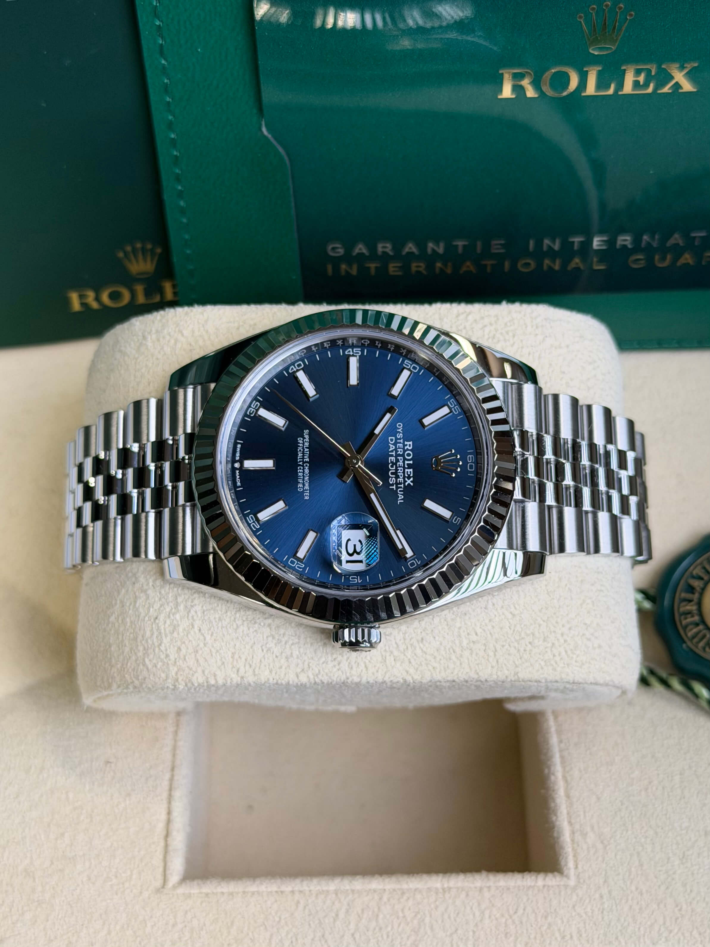 Watchrr - Authentic luxury watch