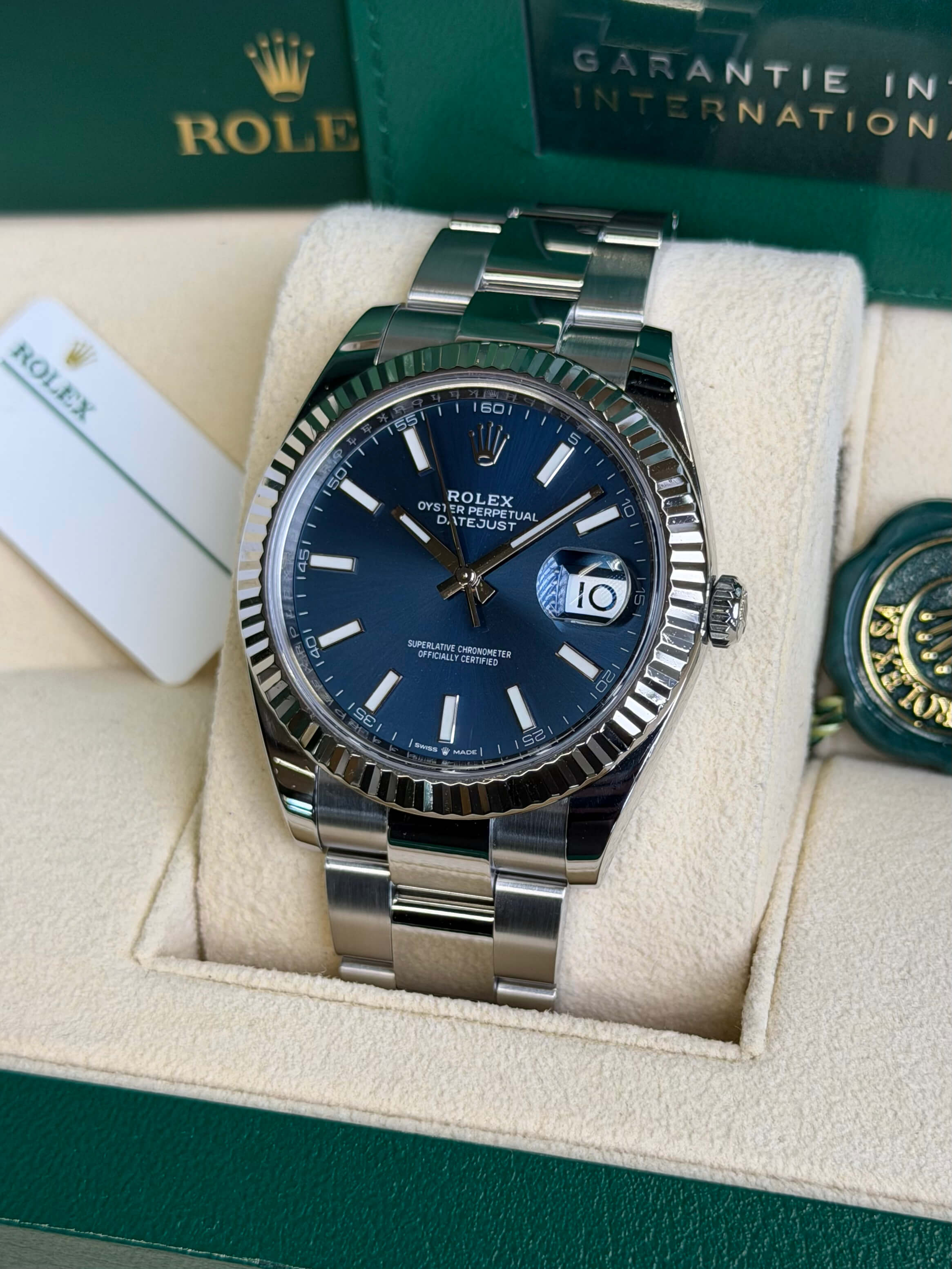 Watchrr - Authentic luxury watch