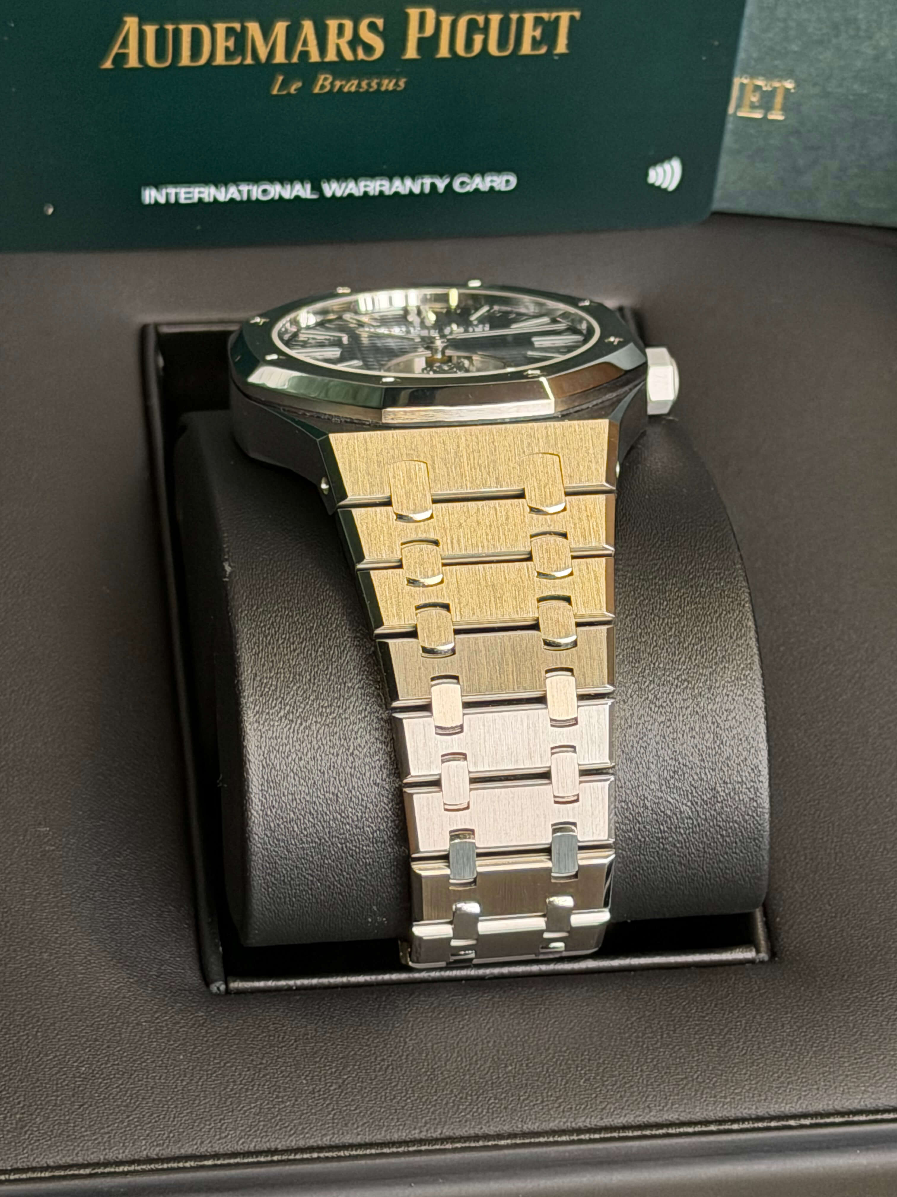 Watchrr - Authentic luxury watch