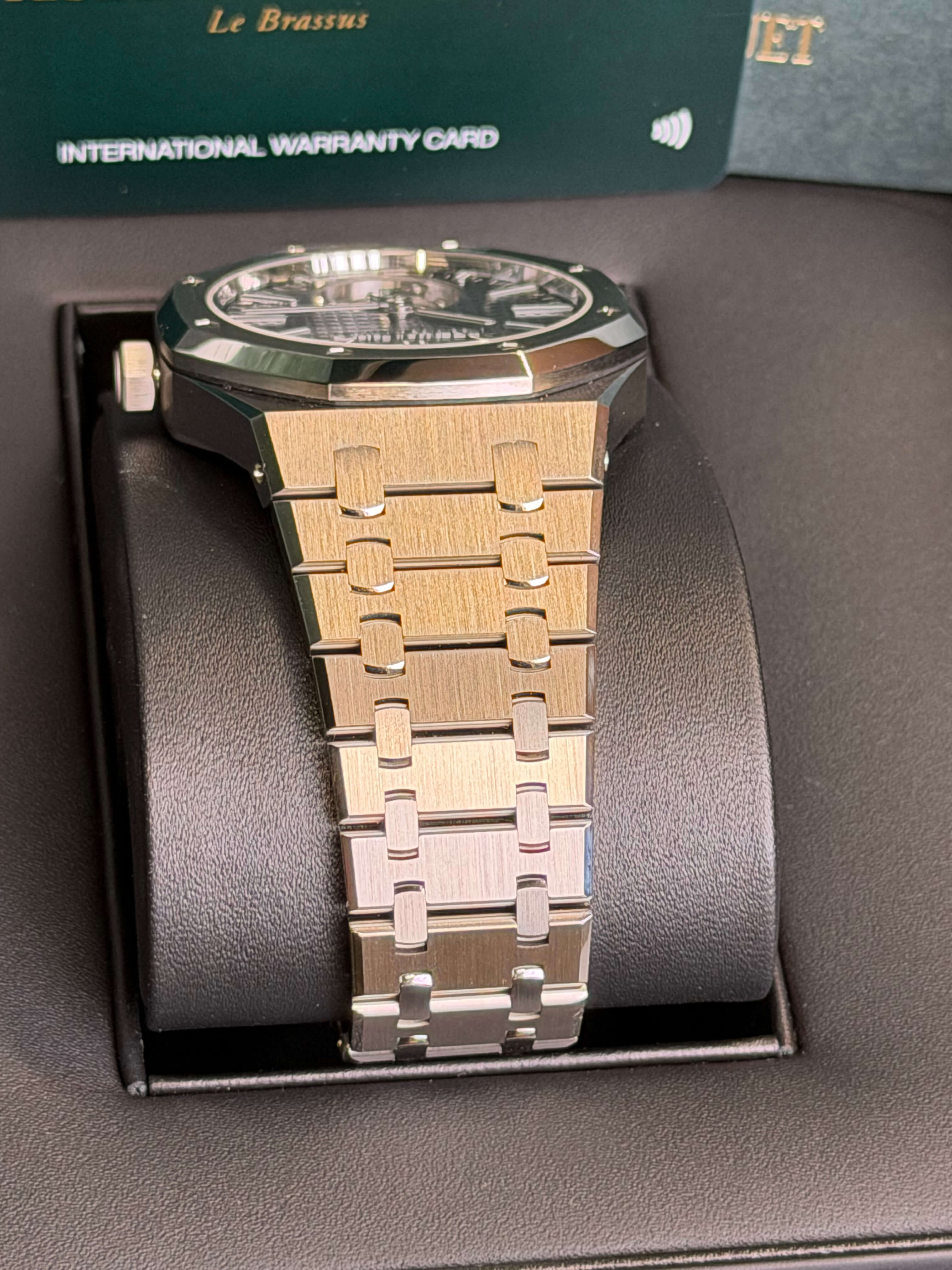 Watchrr - Authentic luxury watch