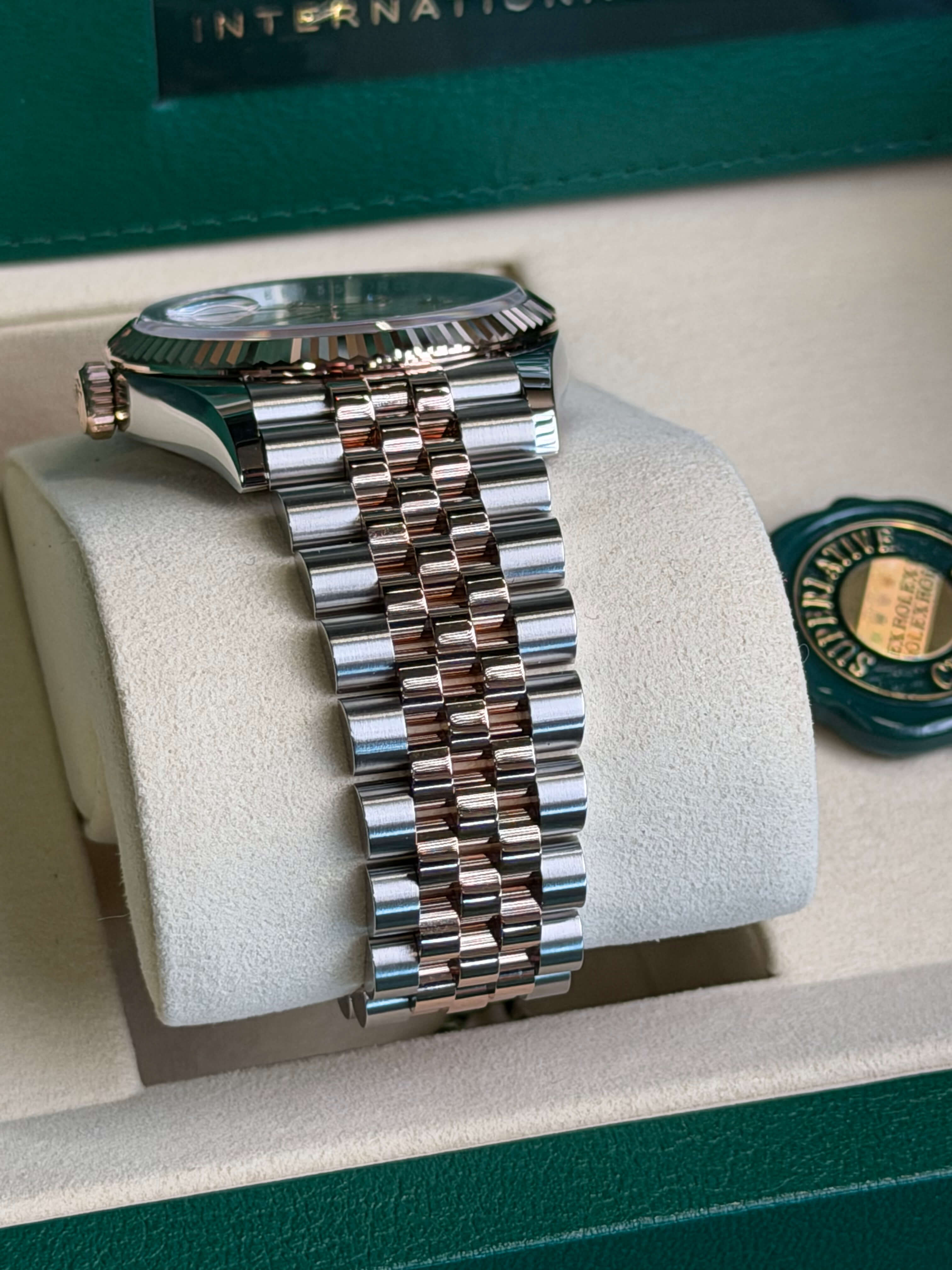 Watchrr - Authentic luxury watch