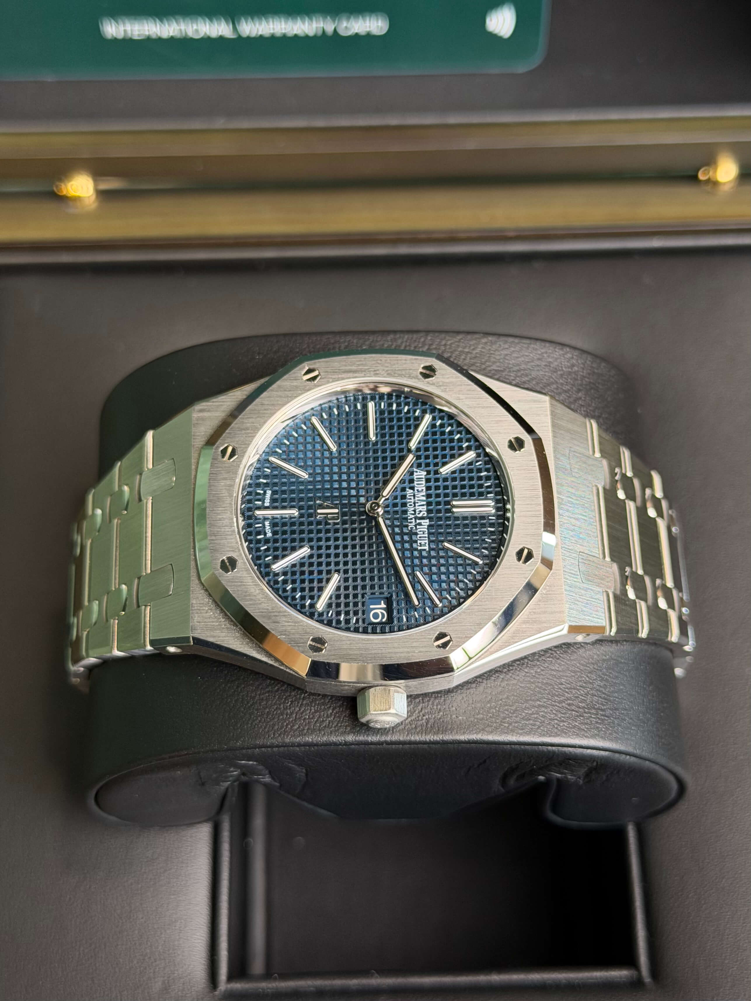 Watchrr - Authentic luxury watch