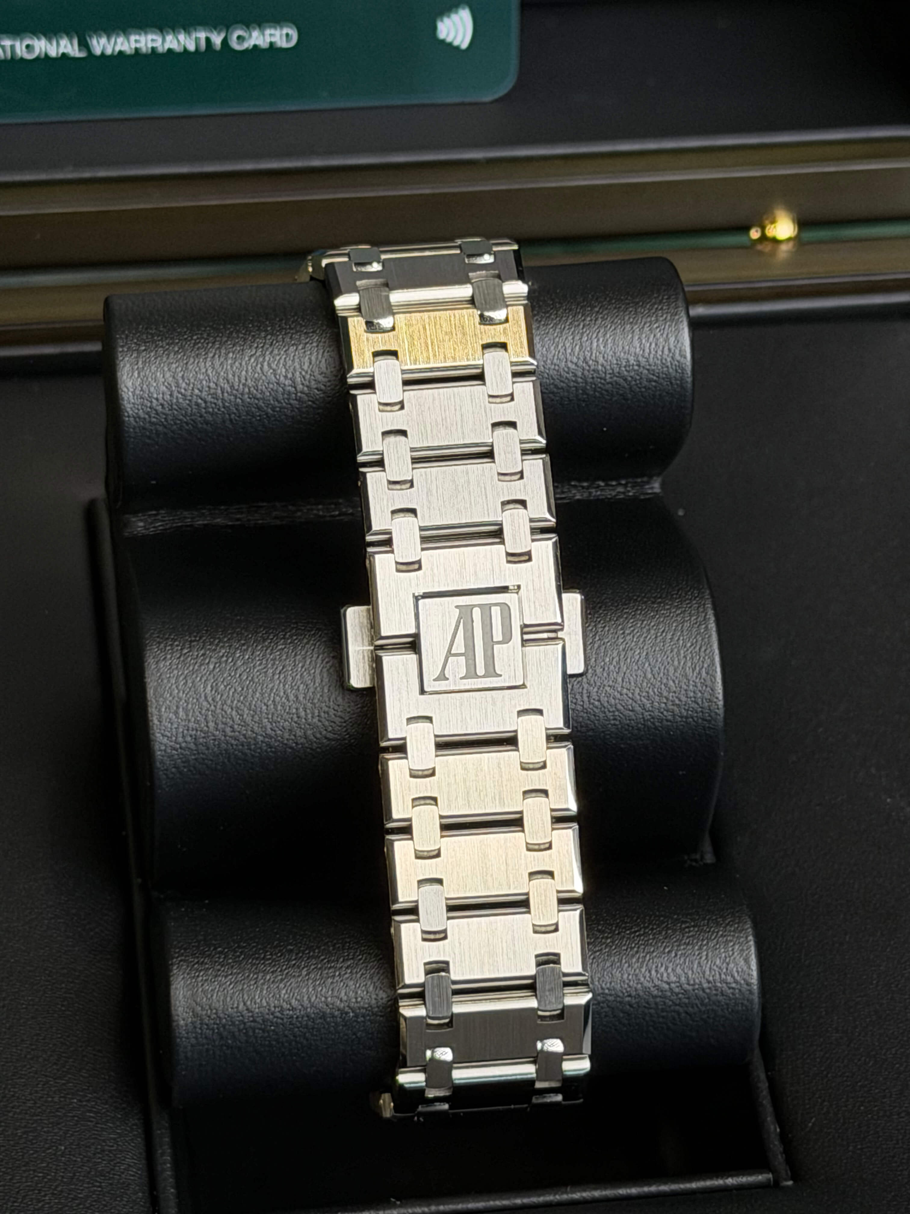 Watchrr - Authentic luxury watch