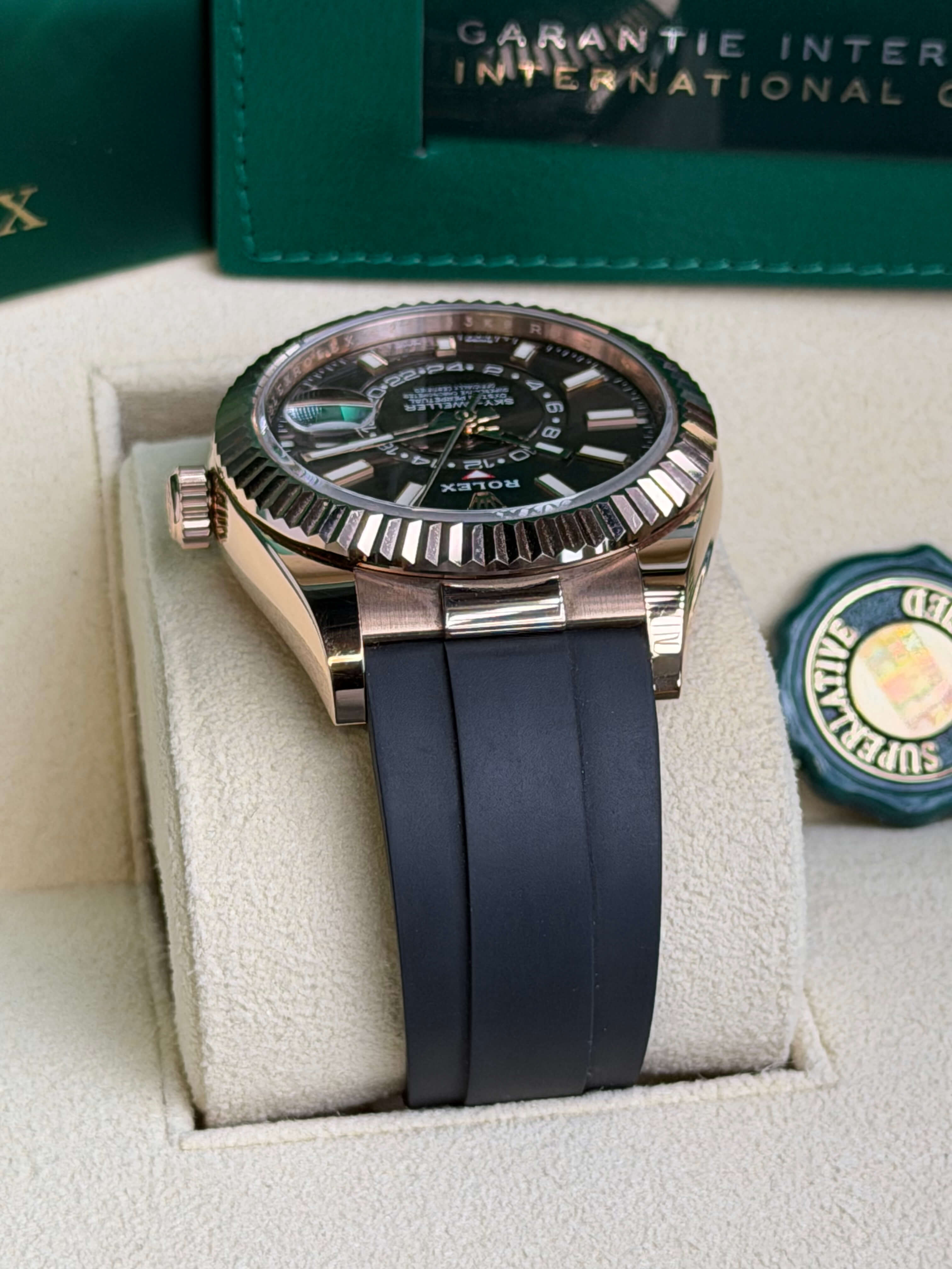 Watchrr - Authentic luxury watch