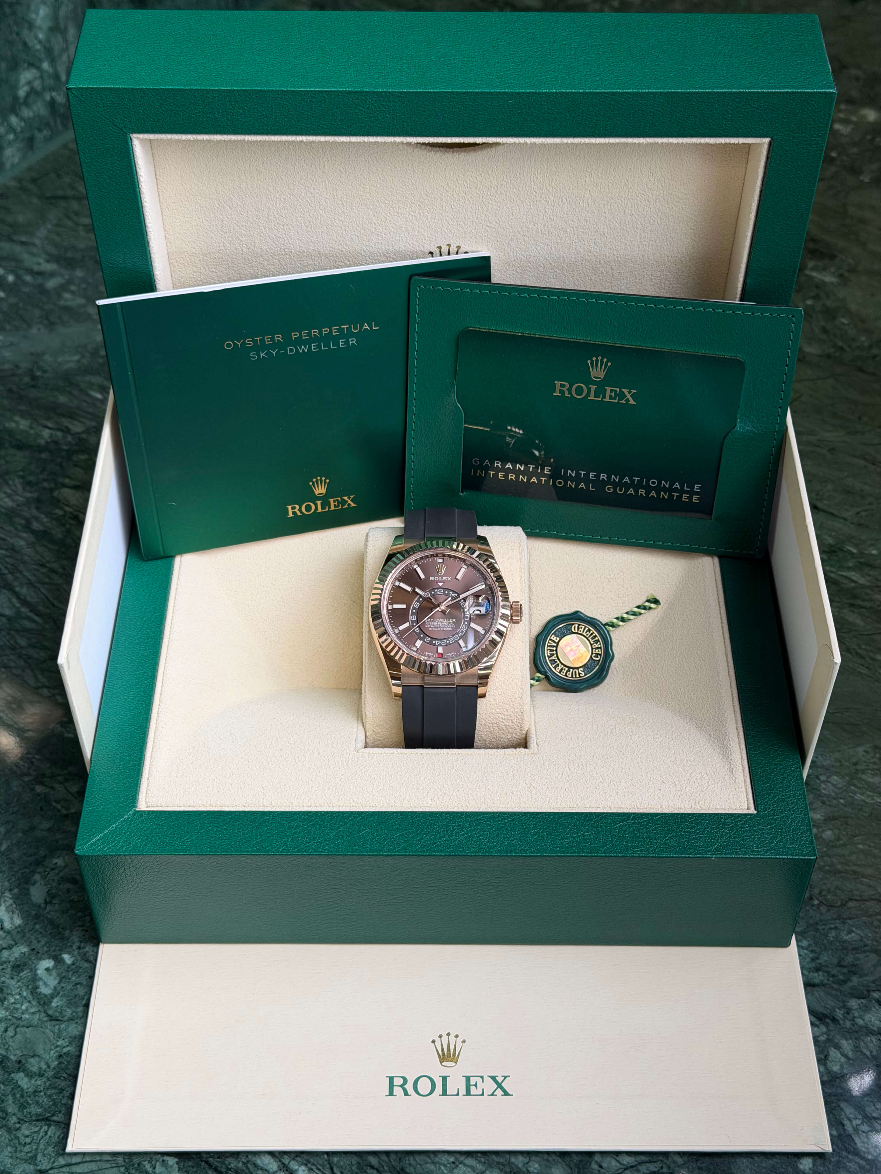 Watchrr - Authentic luxury watch